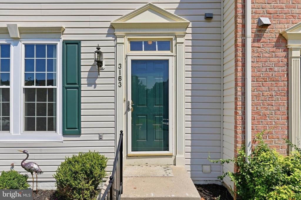 3163 FREESTONE COURT
