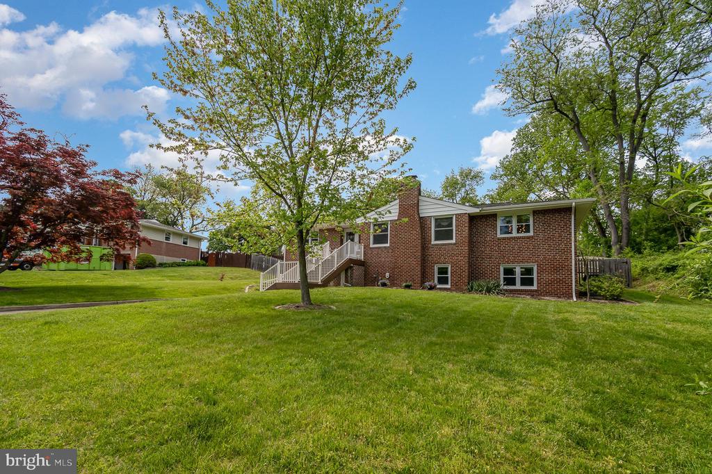 3390 POPLAR DR