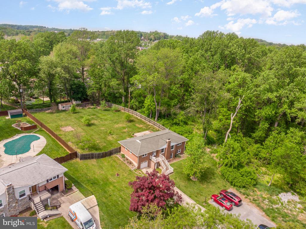 3390 POPLAR DR