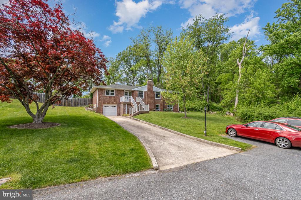 3390 POPLAR DR