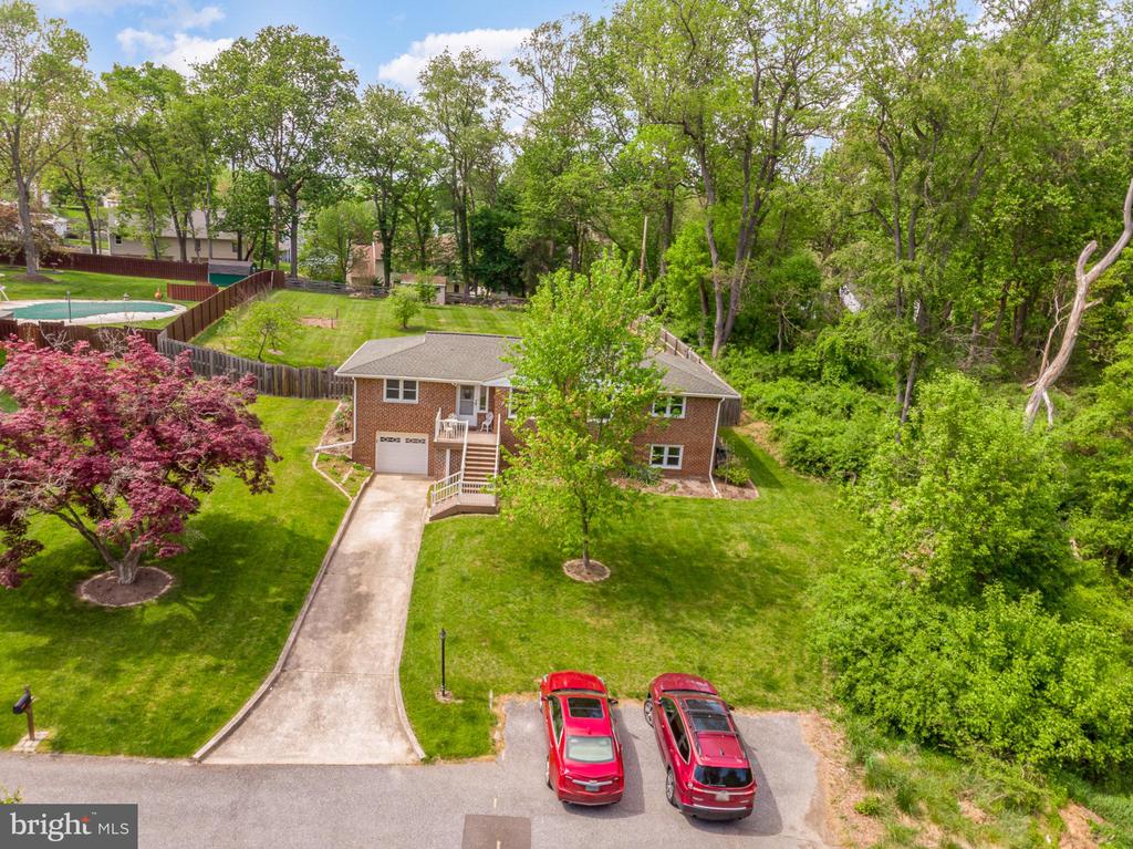3390 POPLAR DR