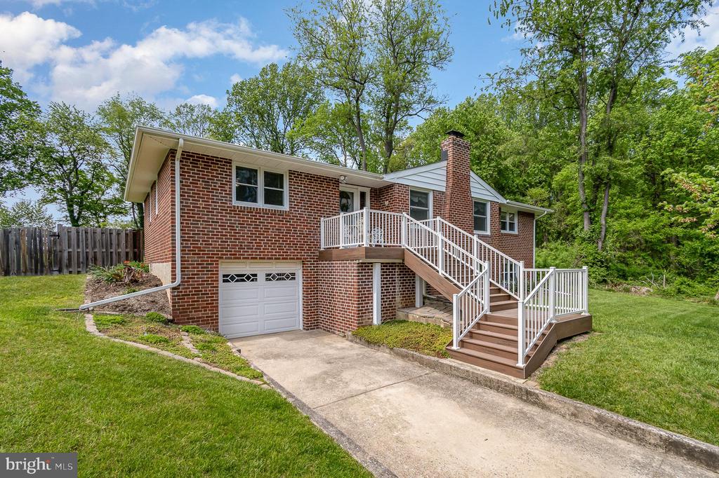 3390 POPLAR DR