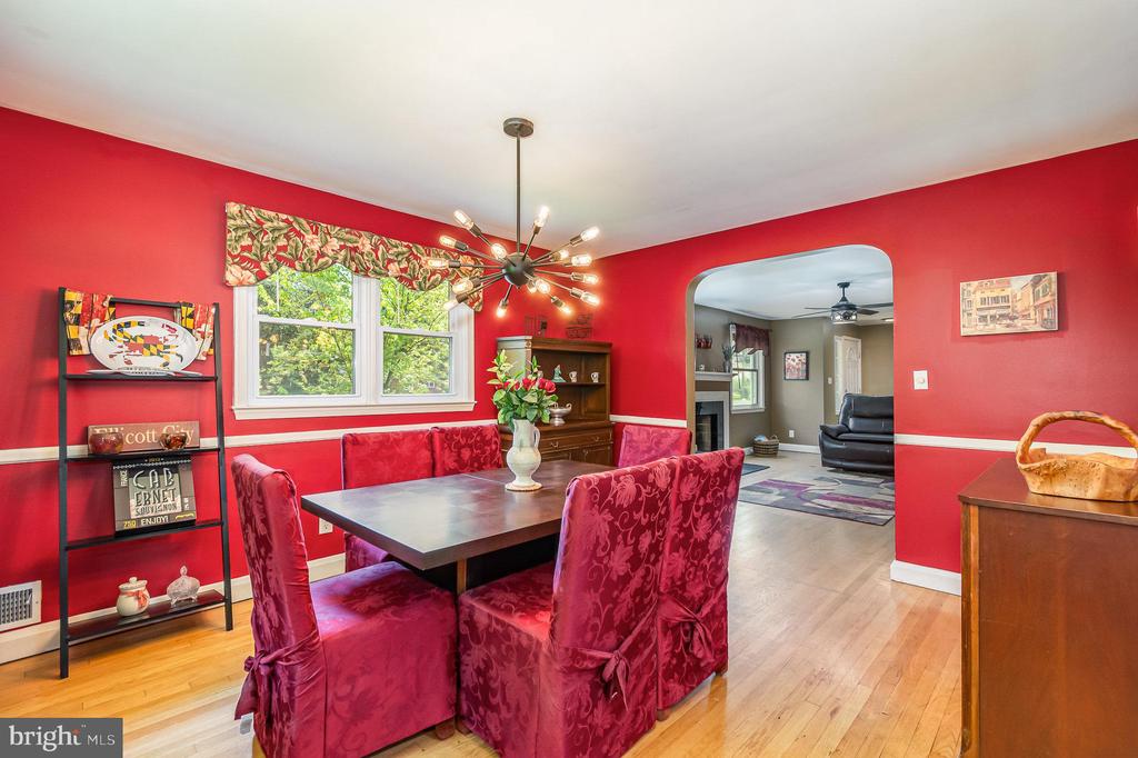 3390 POPLAR DR