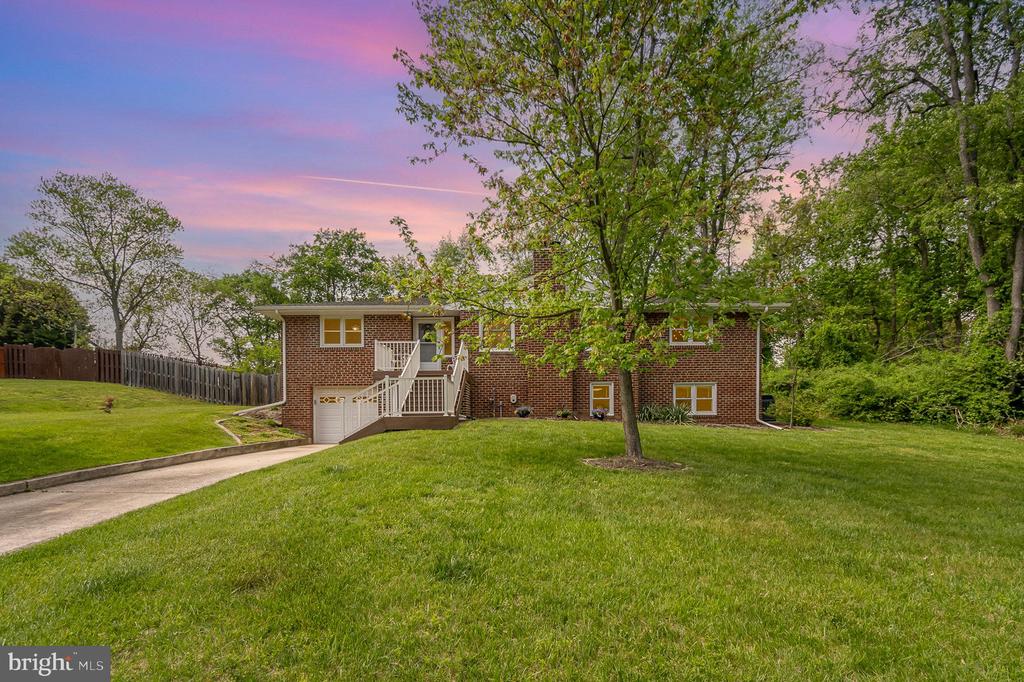 3390 POPLAR DR