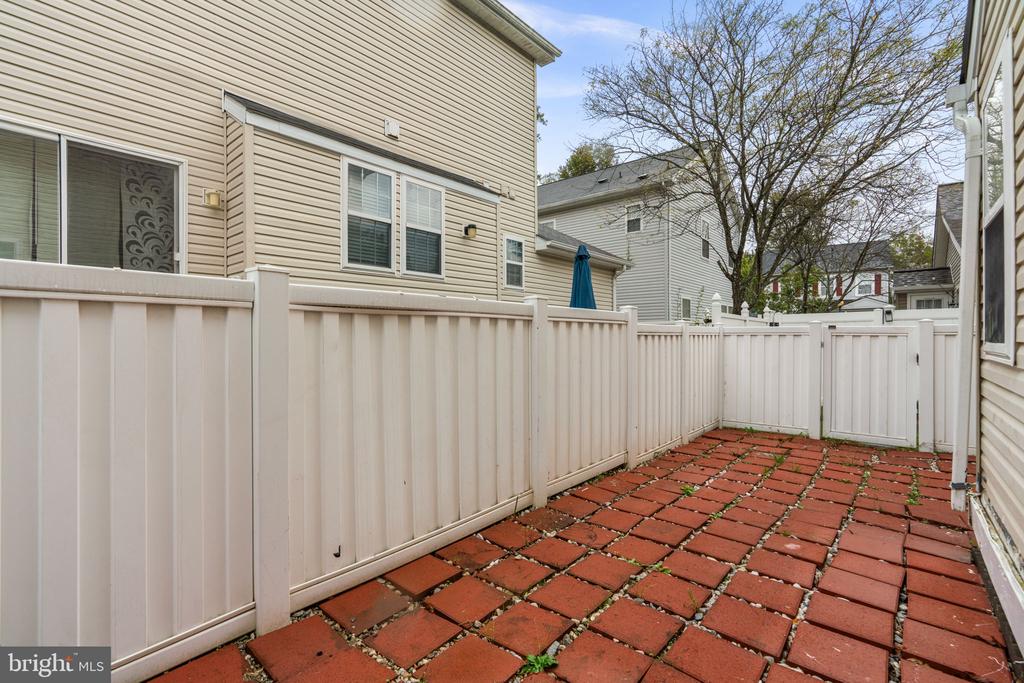7129 STONE THROW WAY