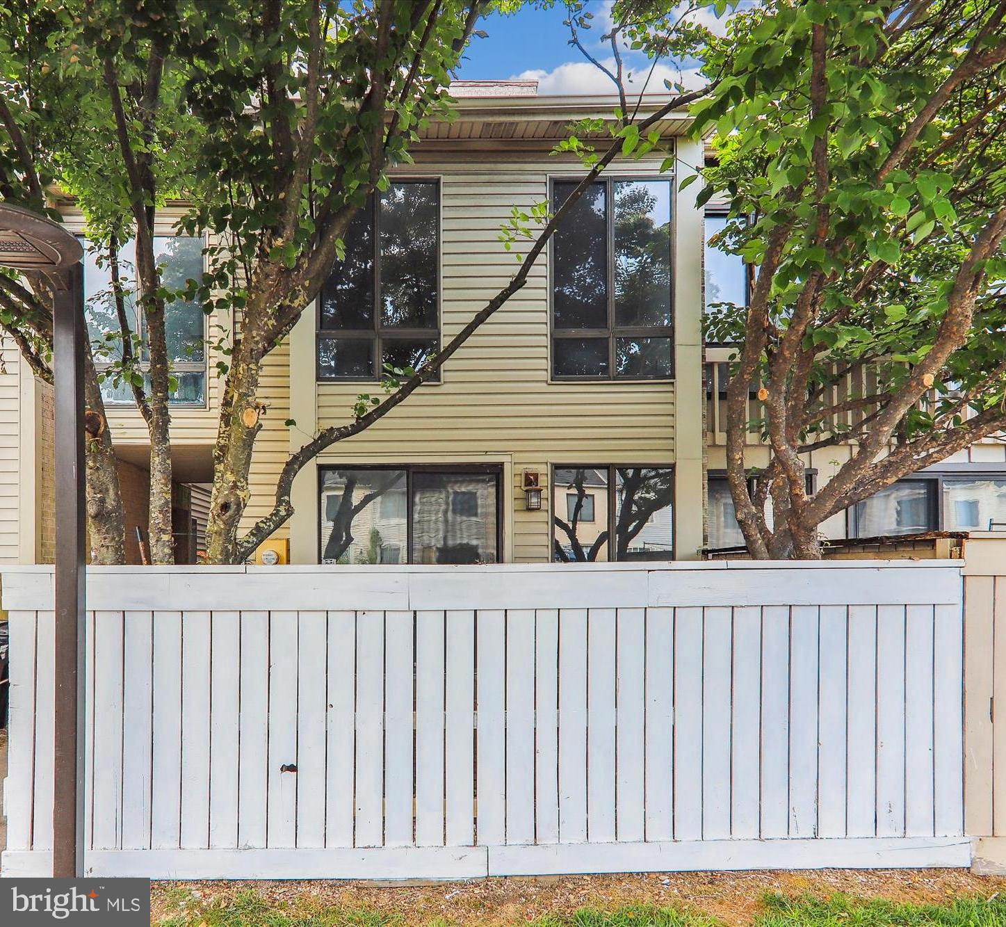 9910 Ridgeline Dr