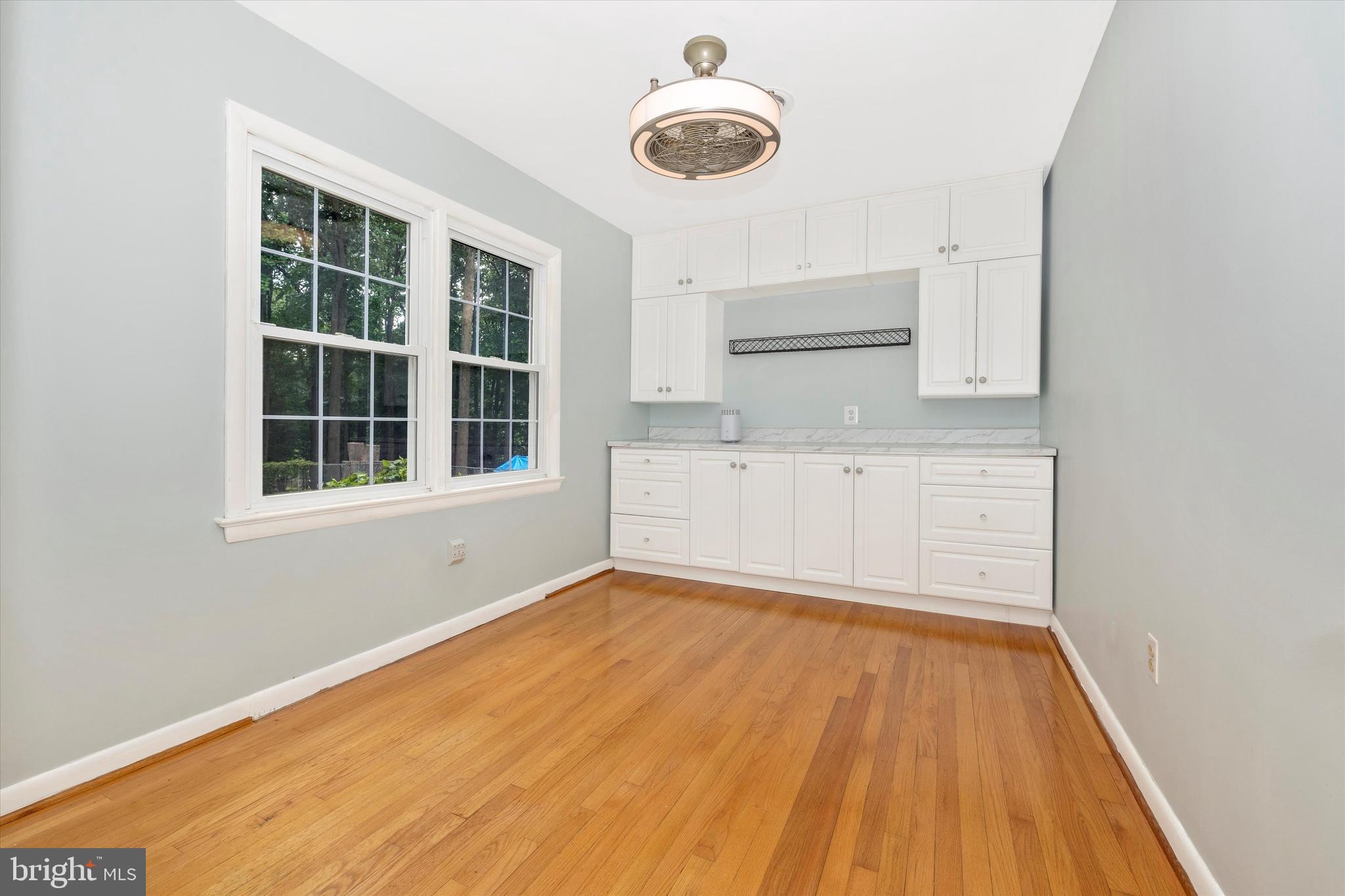 8 Clearwater Ct