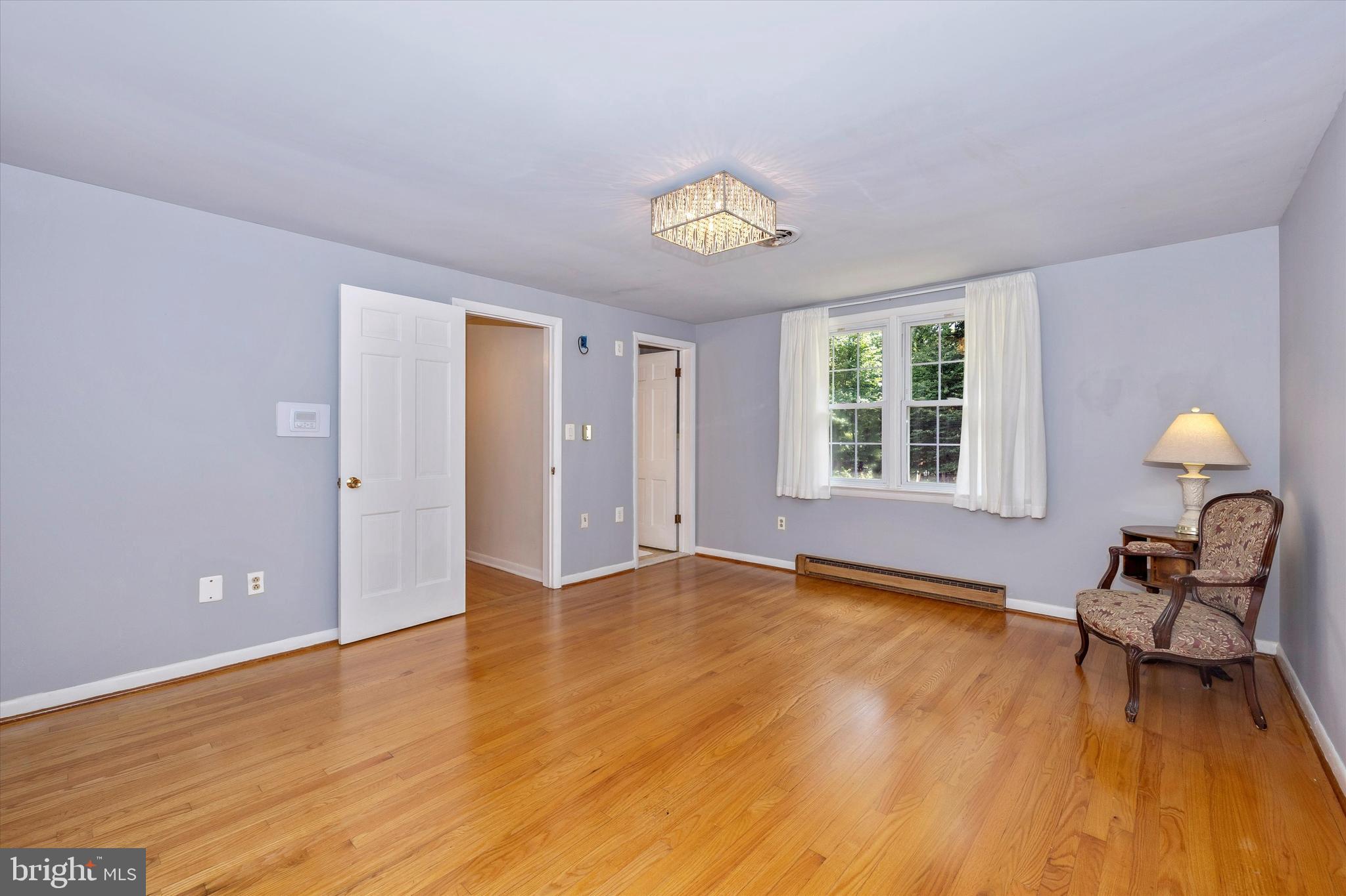8 Clearwater Ct