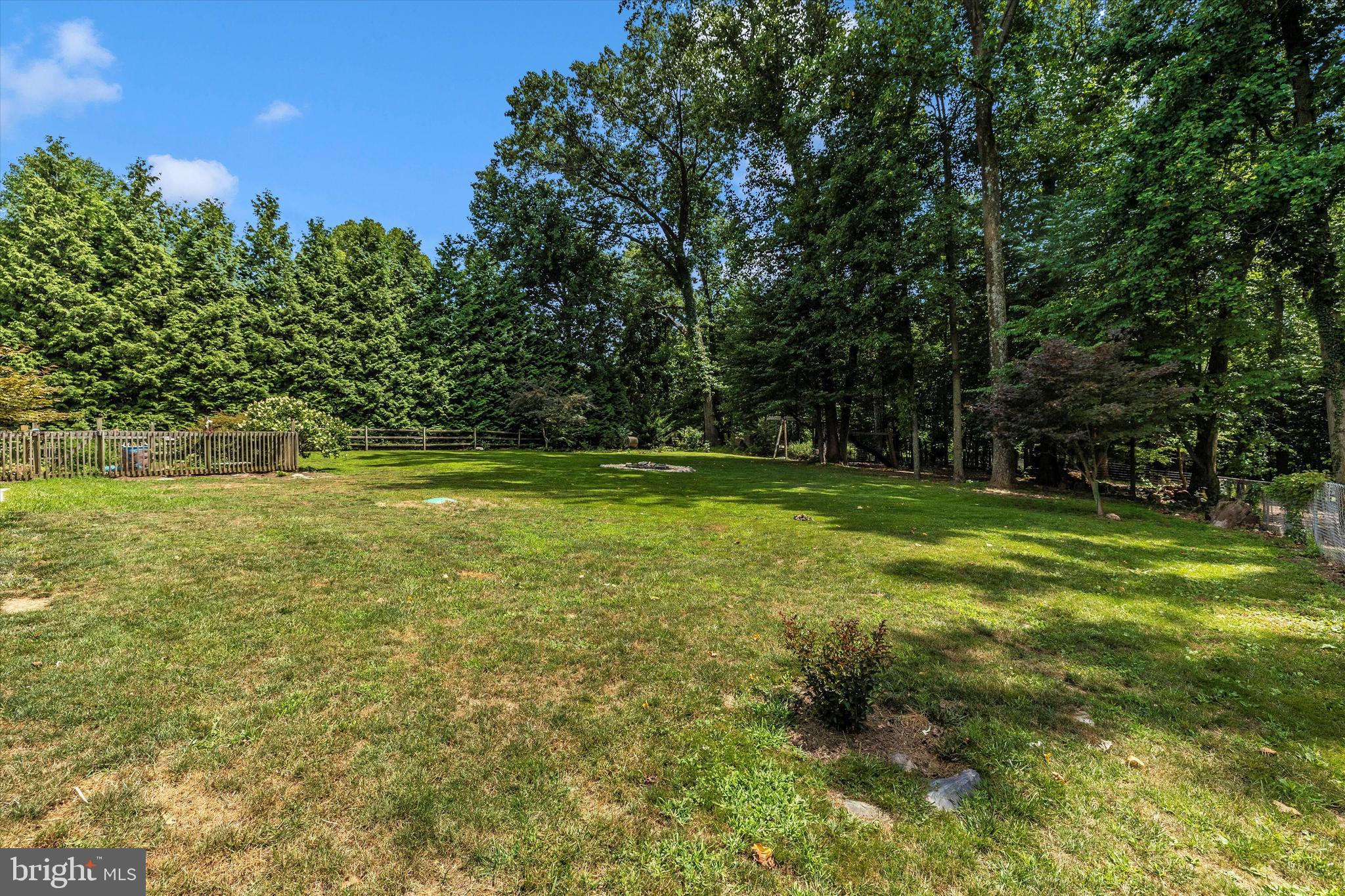 8 Clearwater Ct