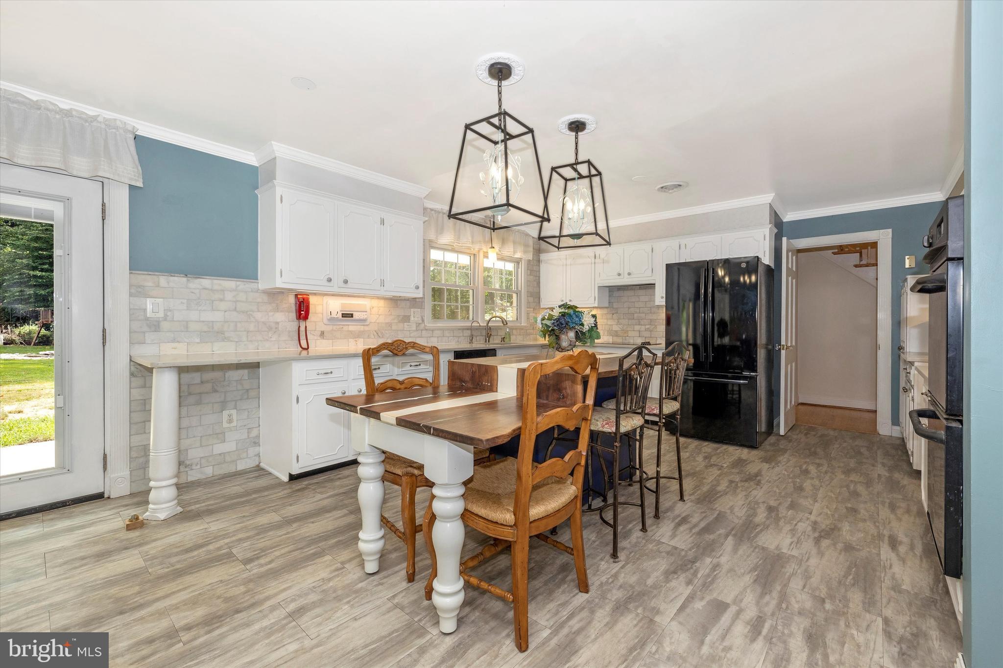 8 Clearwater Ct