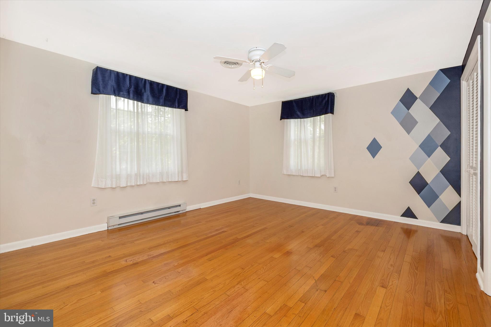 8 Clearwater Ct