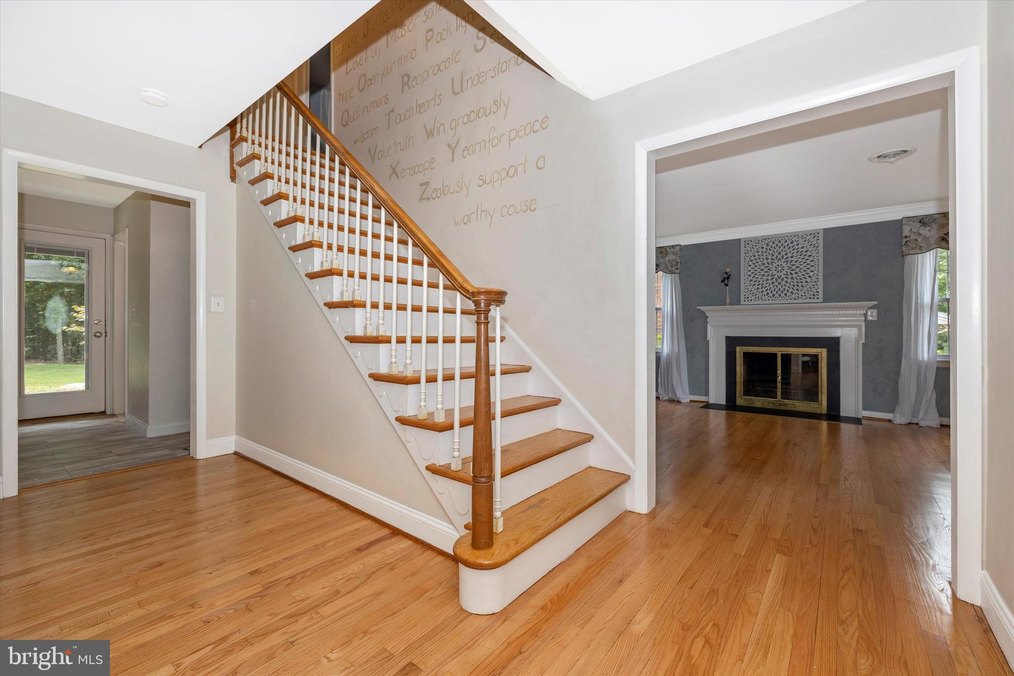 8 Clearwater Ct