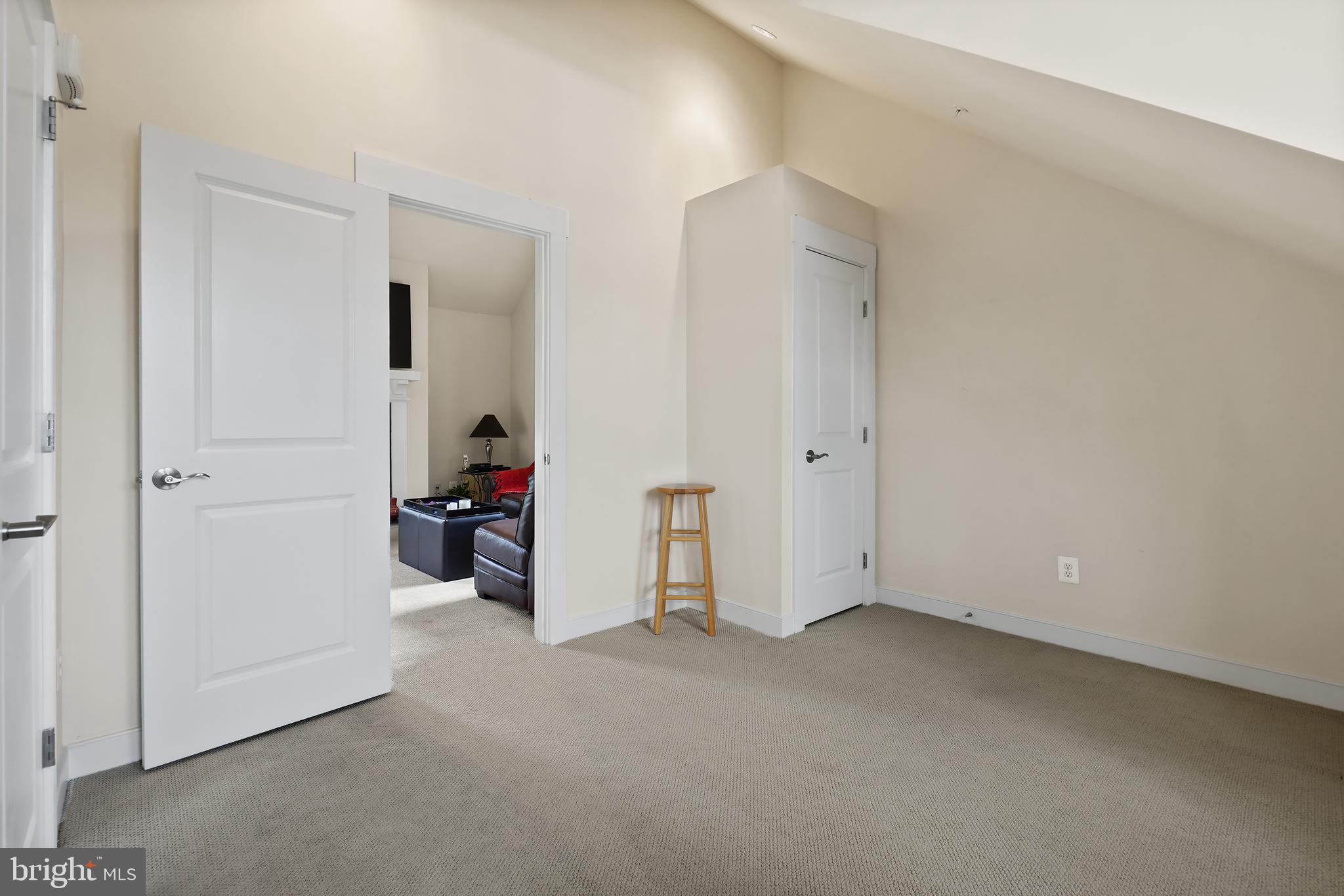 2701 Cassedy