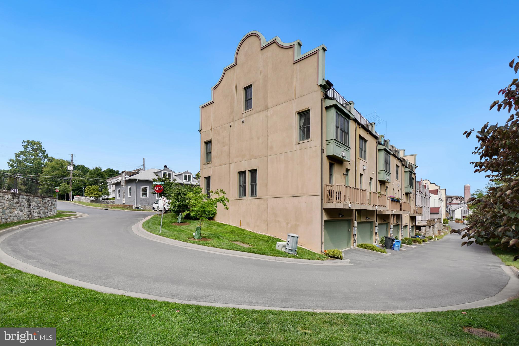 2701 Cassedy