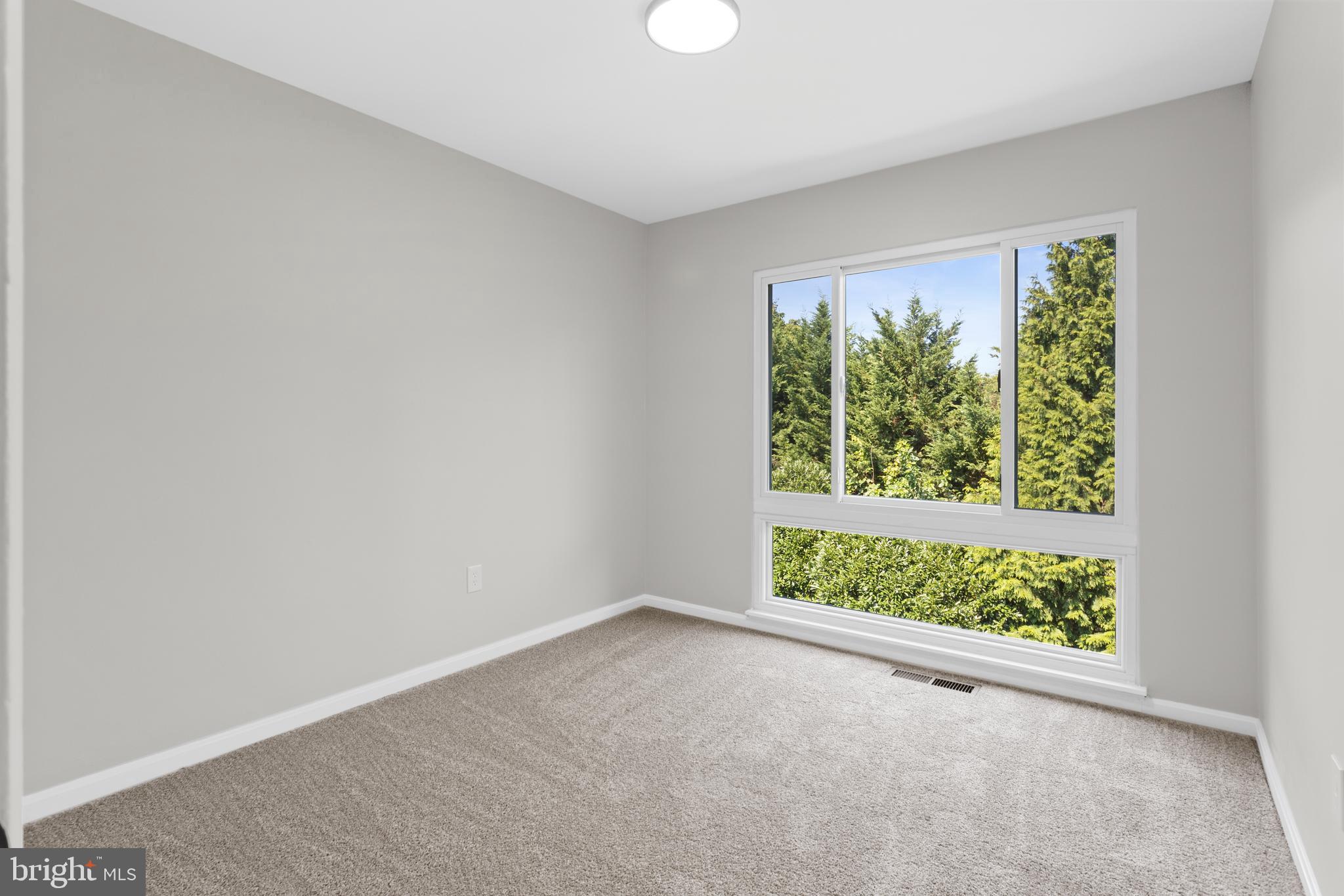 7243 Mill Run Dr #12-7