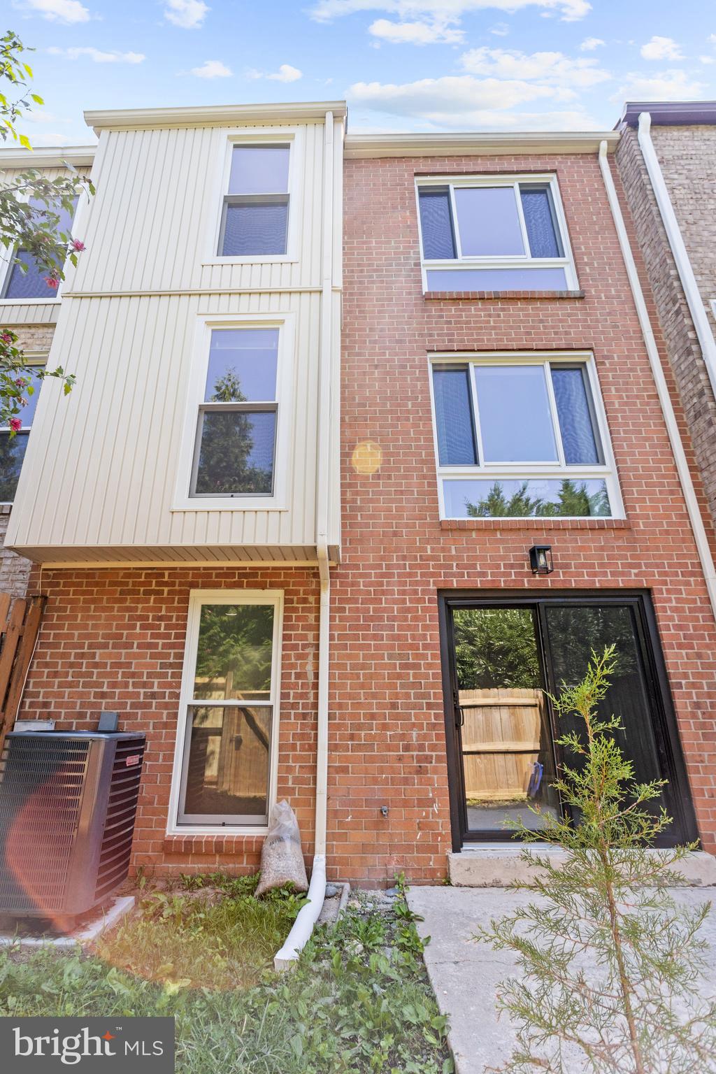 7243 Mill Run Dr #12-7