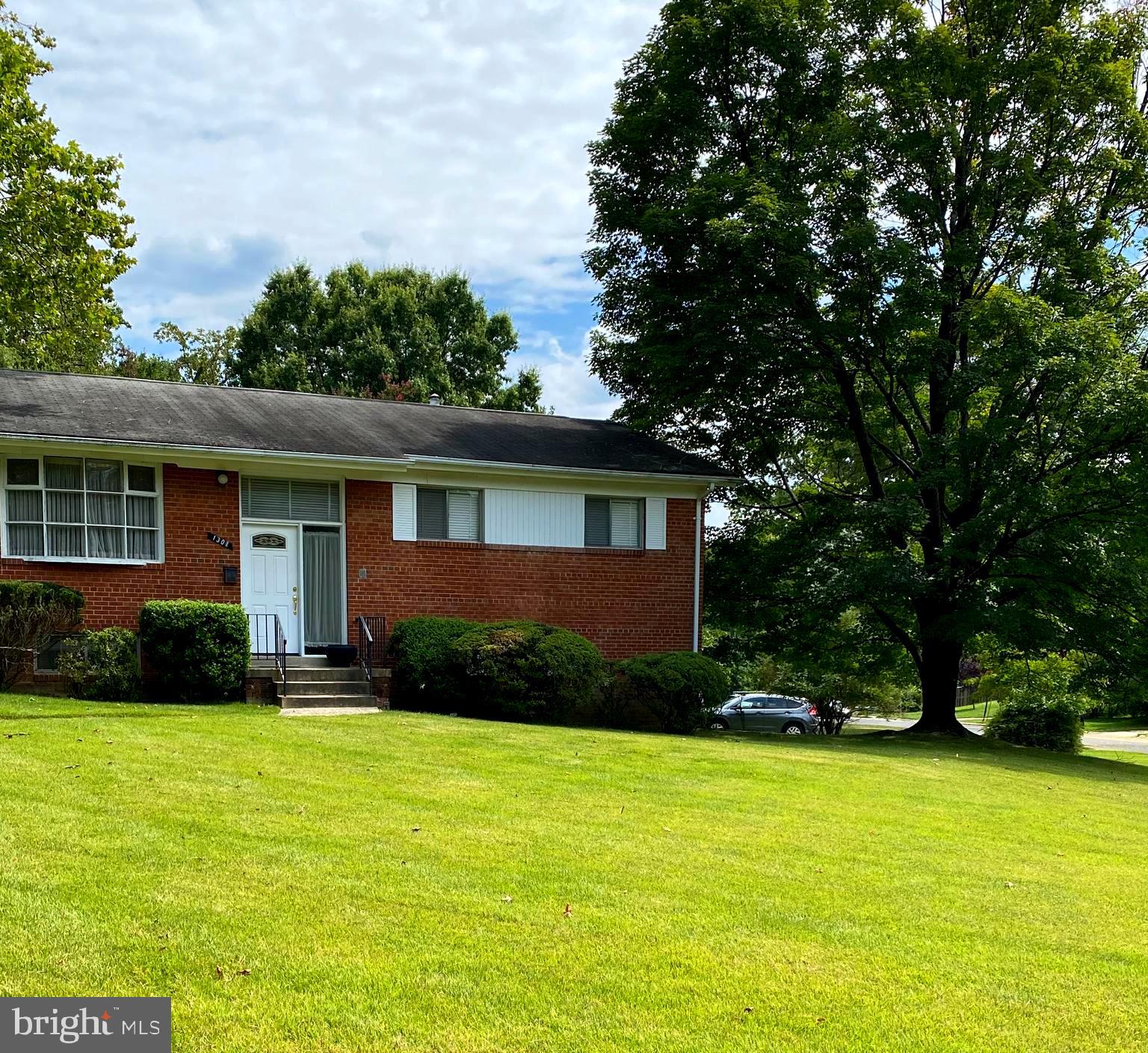 1301 Xaveria Dr
