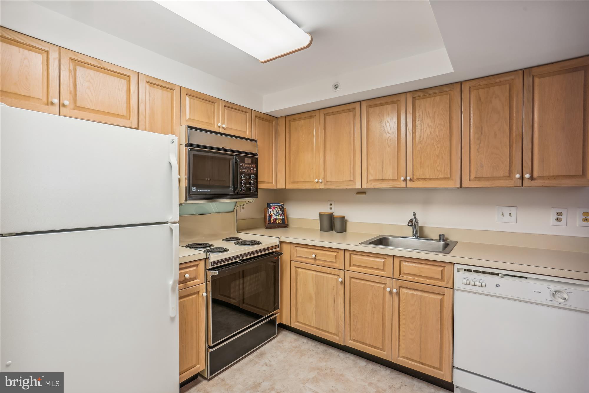 5000 Battery Ln #305