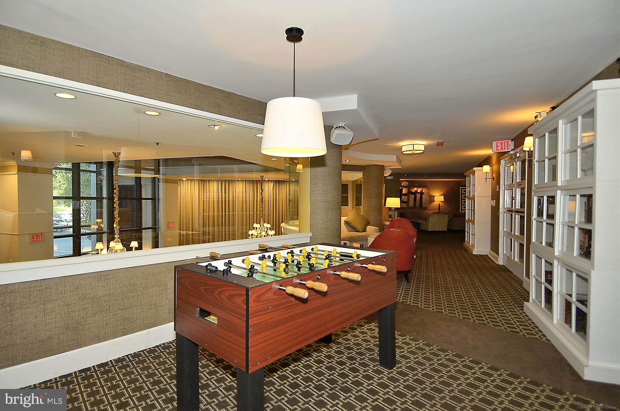 10101 GROSVENOR PLACE 218