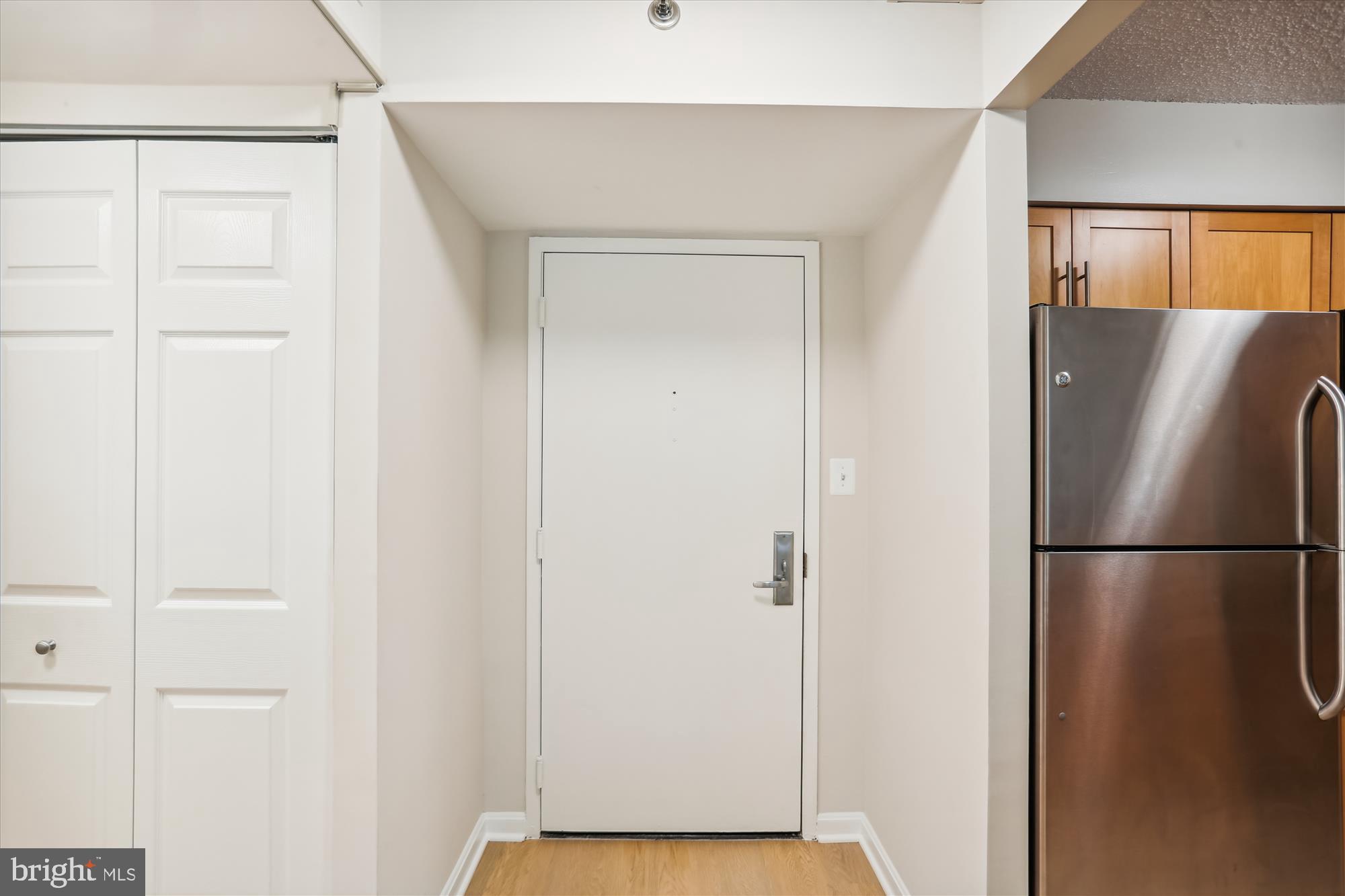 10101 GROSVENOR PLACE 218