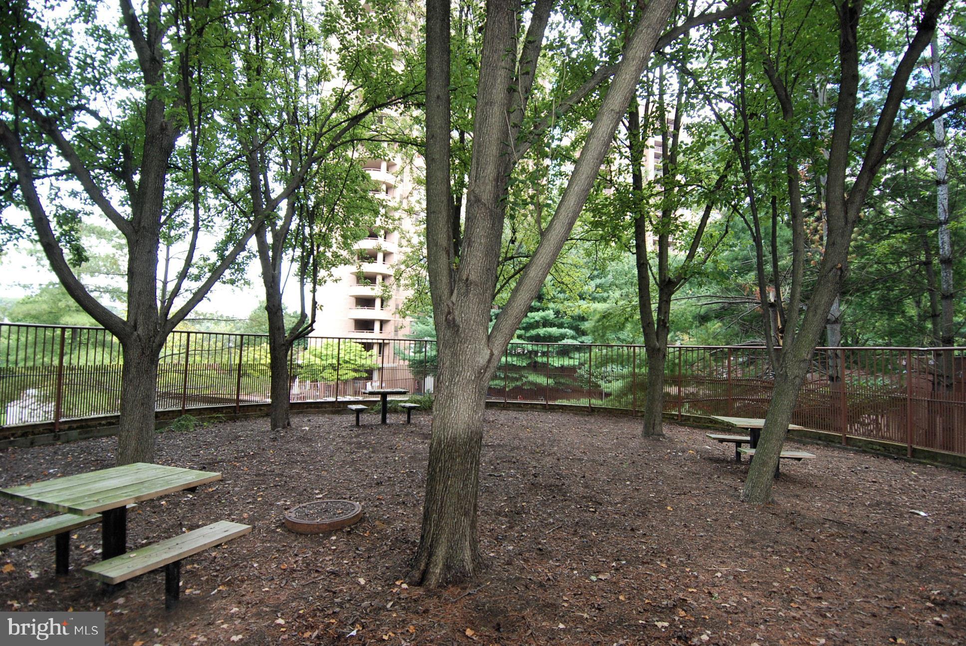 10101 GROSVENOR PLACE 218