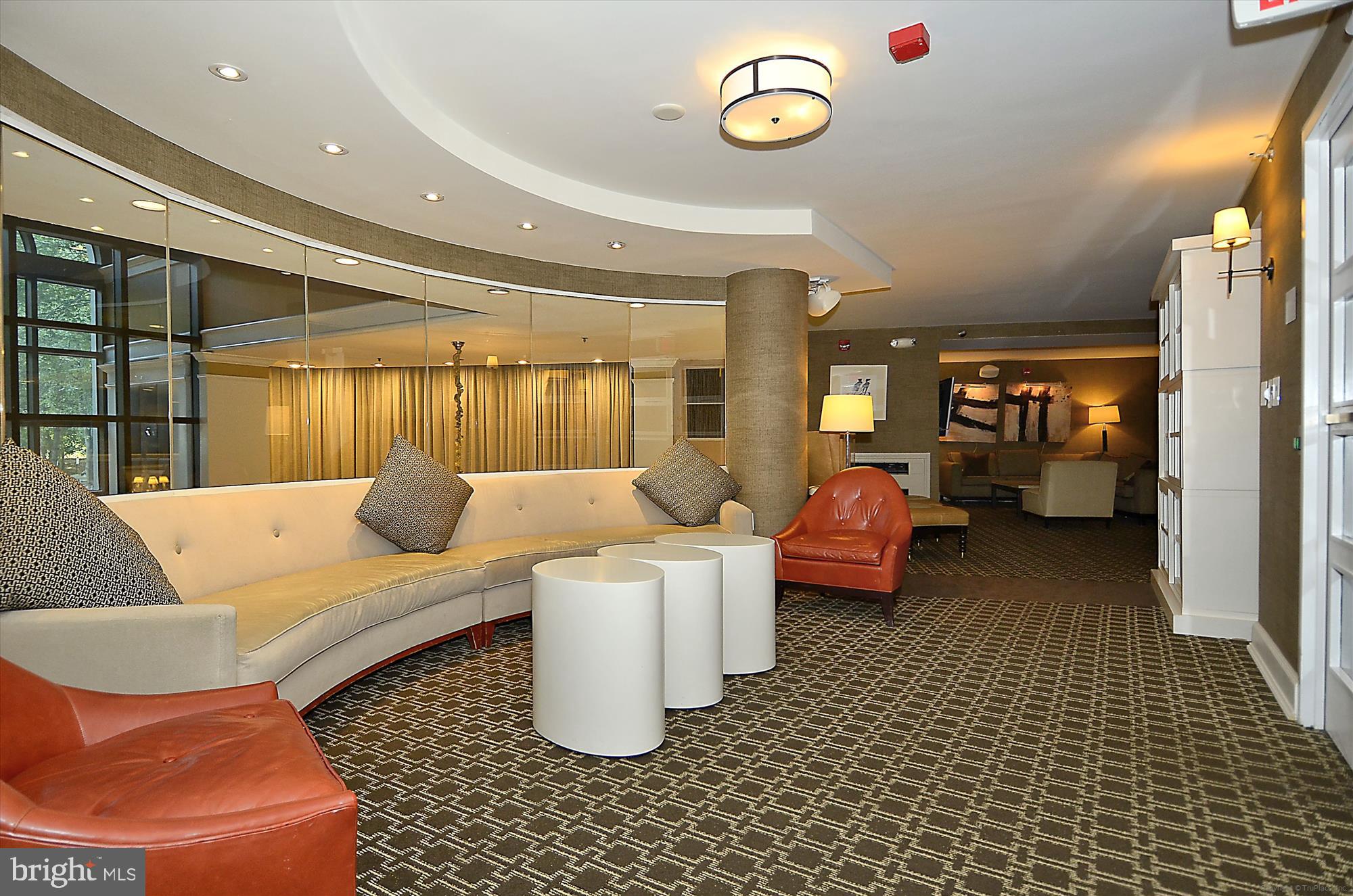 10101 GROSVENOR PLACE 218