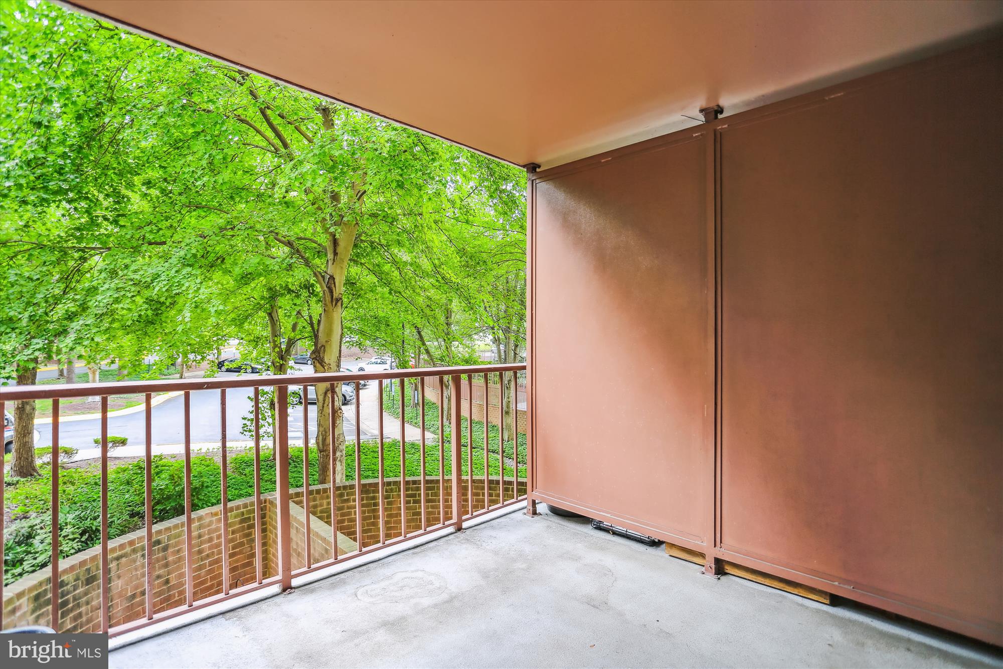10101 GROSVENOR PLACE 218
