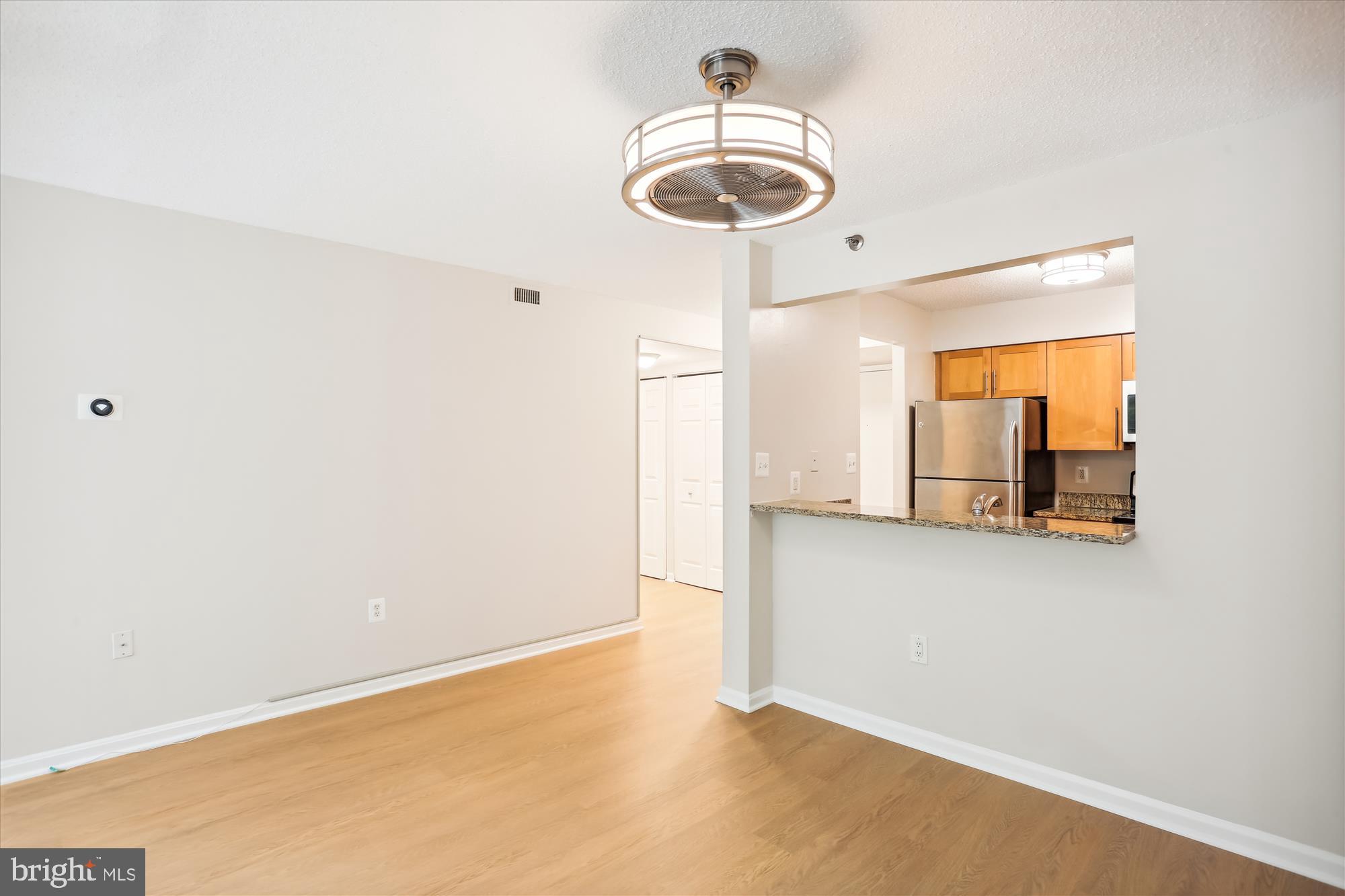 10101 GROSVENOR PLACE 218