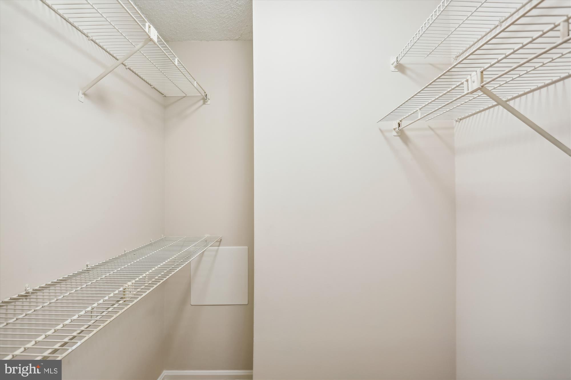 10101 GROSVENOR PLACE 218