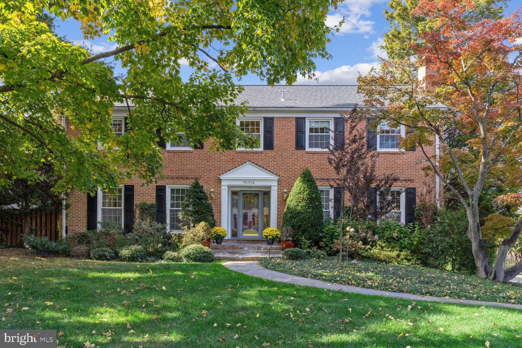 11004 Luxmanor Rd