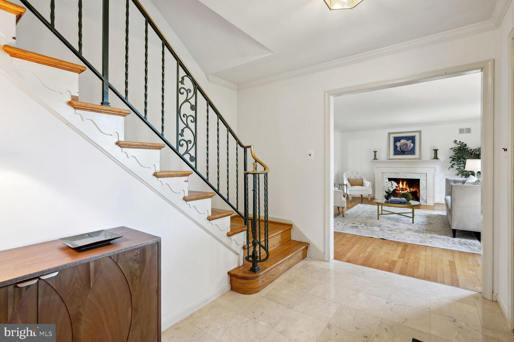 11004 Luxmanor Rd