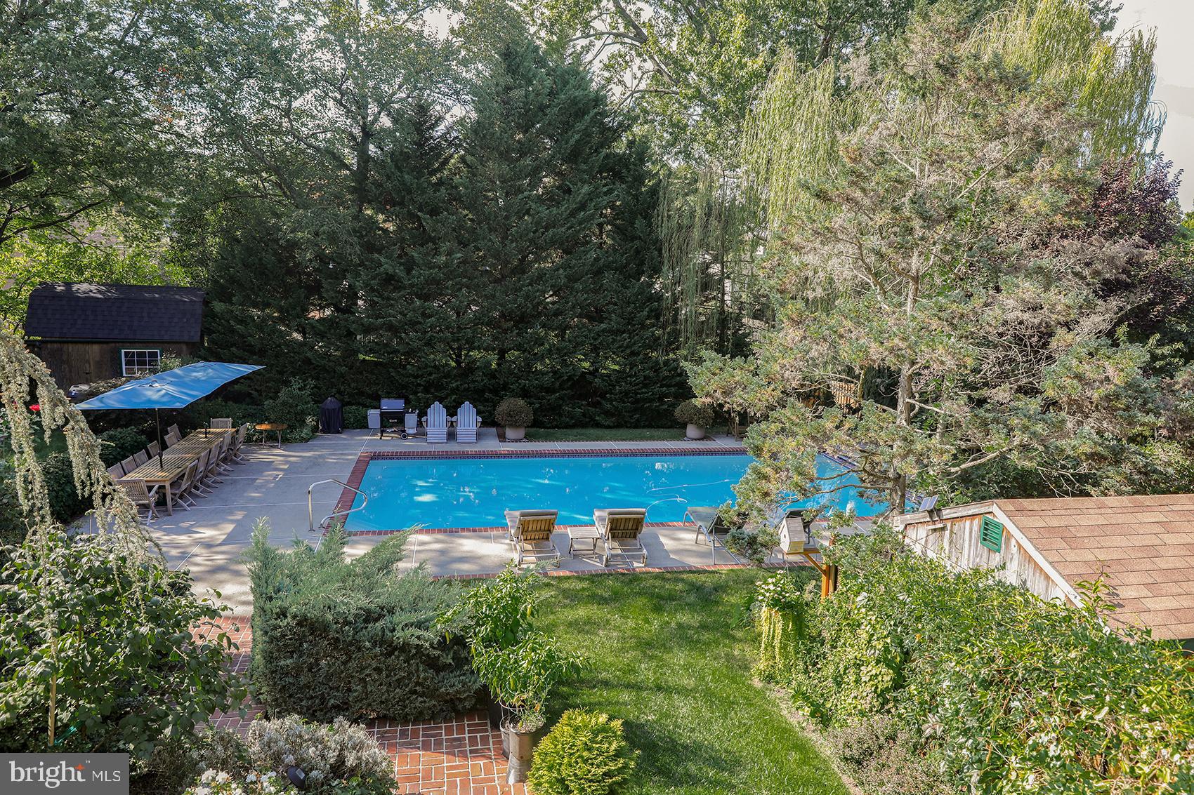 11004 Luxmanor Rd
