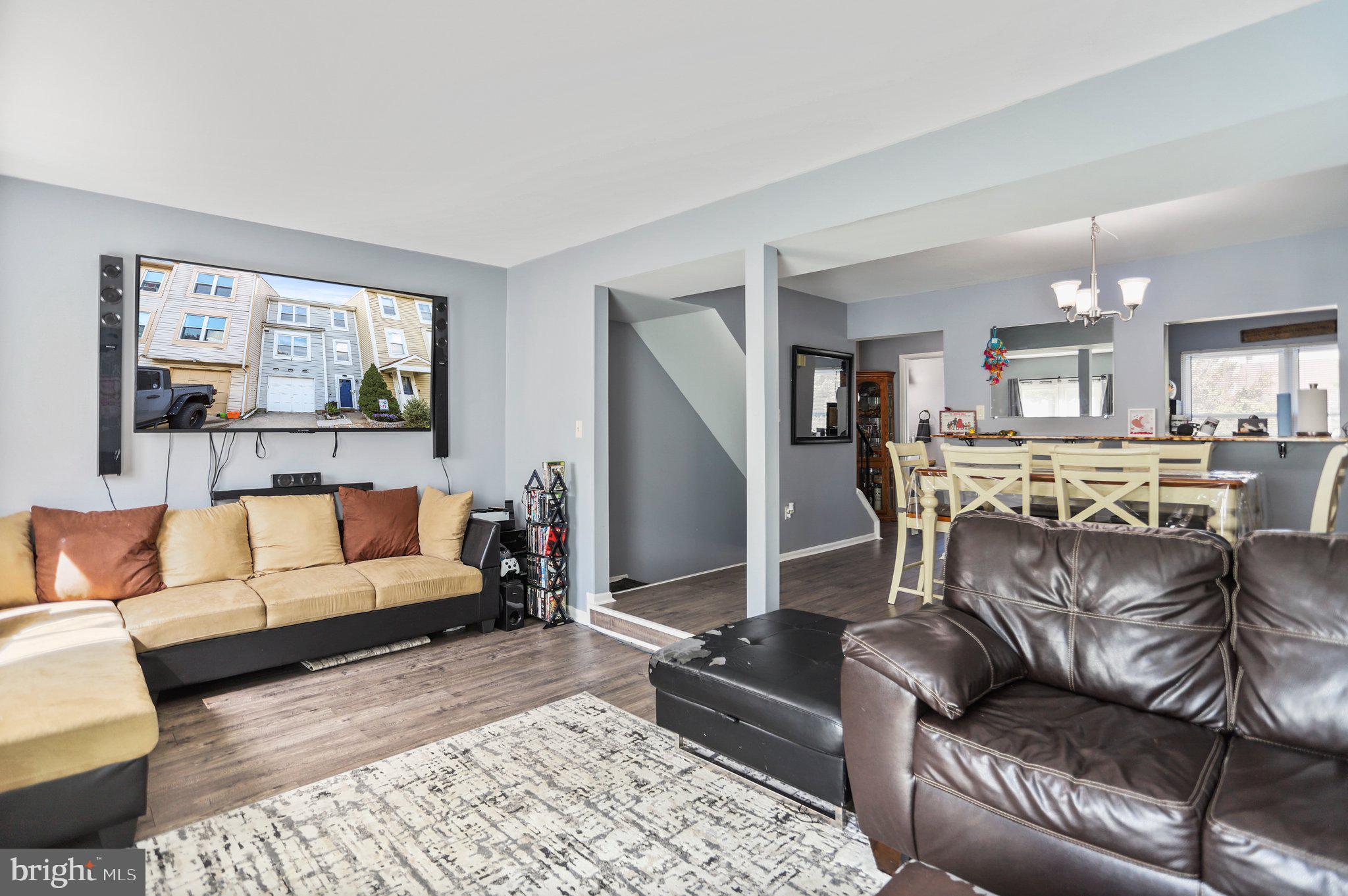 11210 White Barn Ct