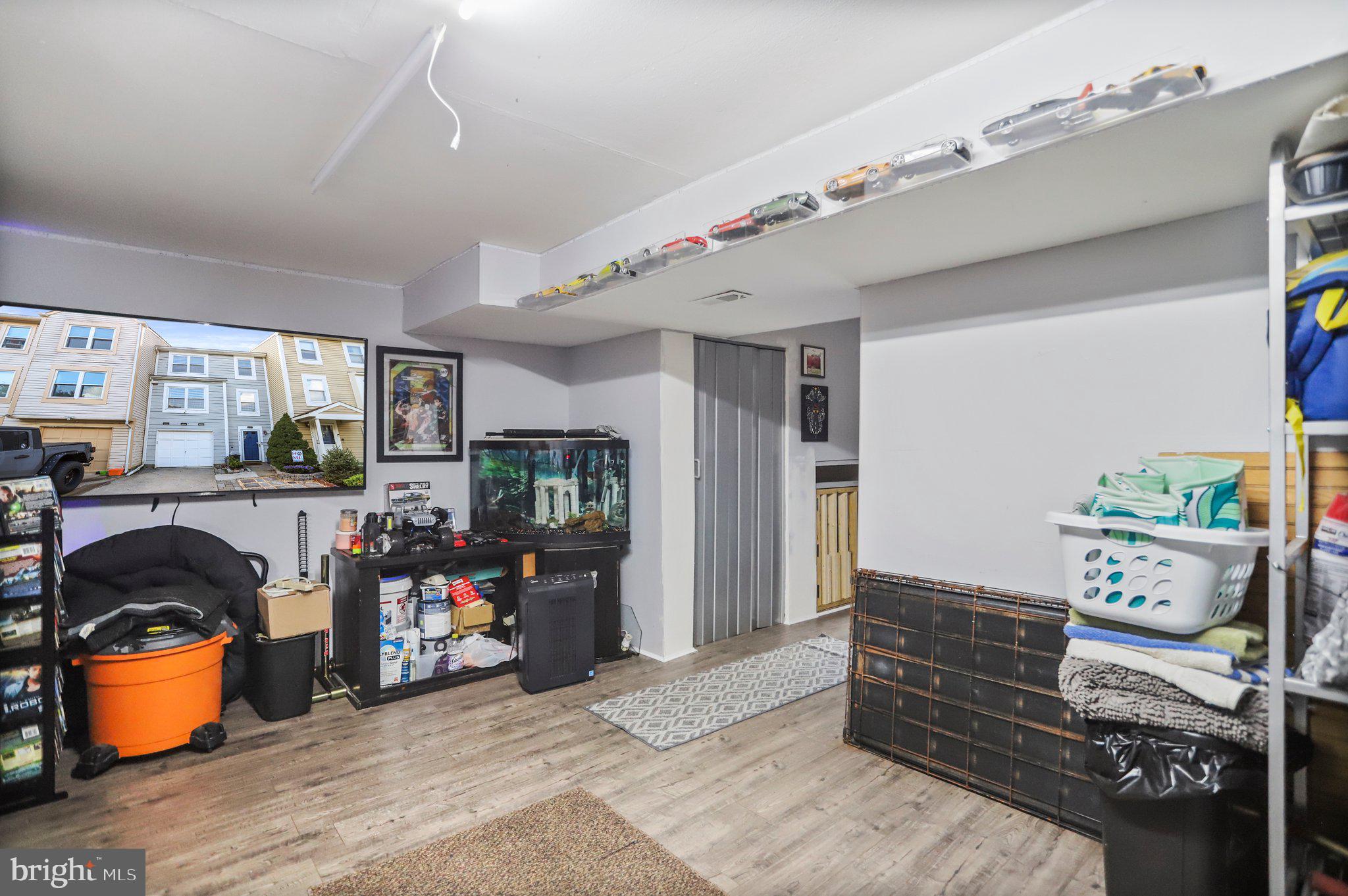 11210 White Barn Ct