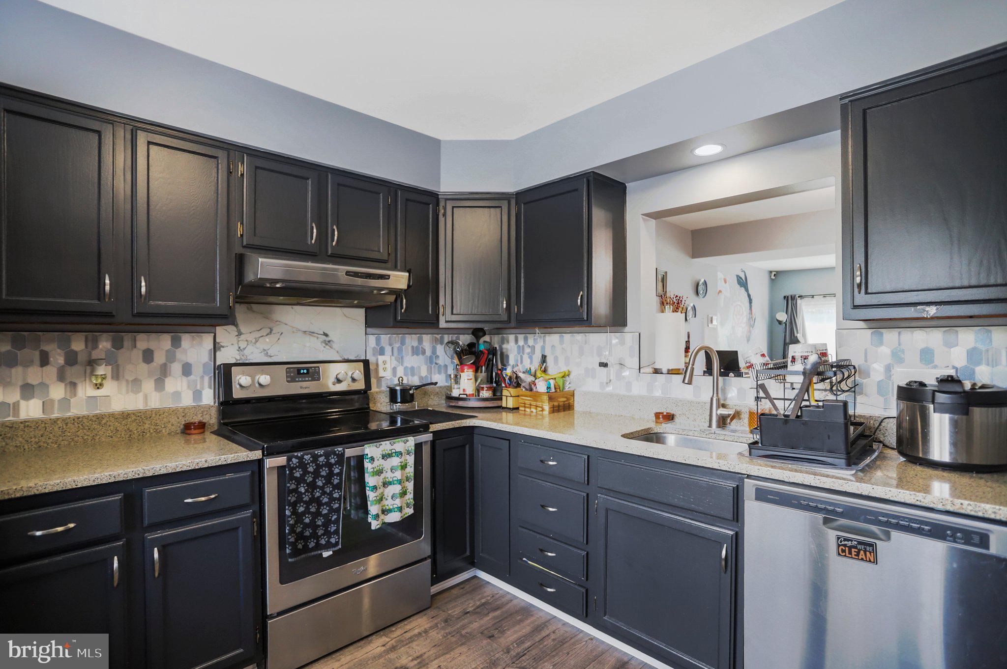 11210 White Barn Ct