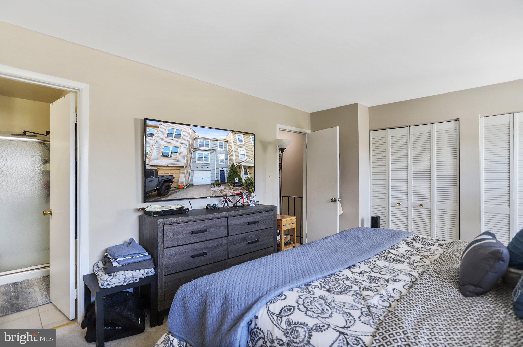11210 White Barn Ct