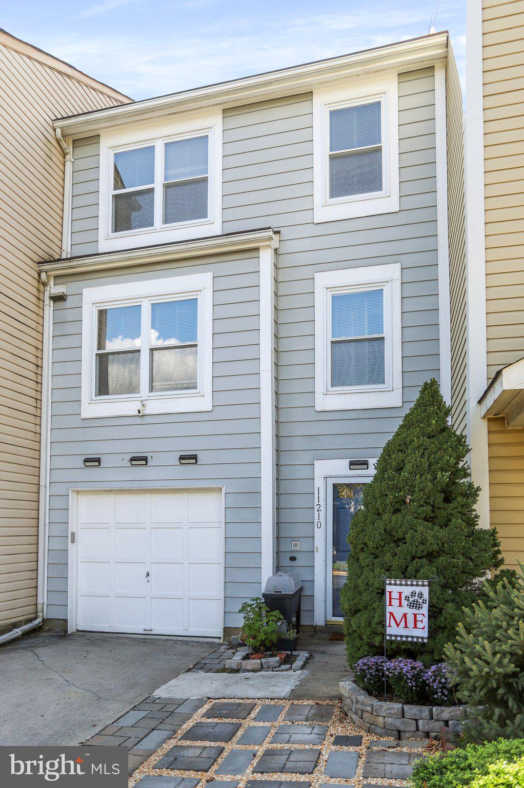 11210 White Barn Ct