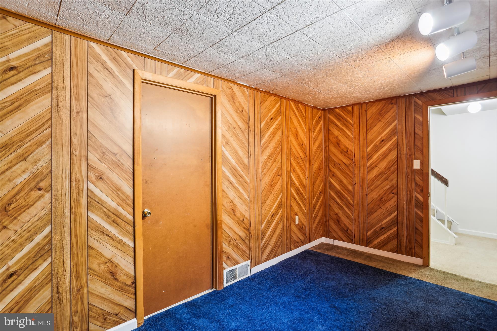 8921 Centerway Rd