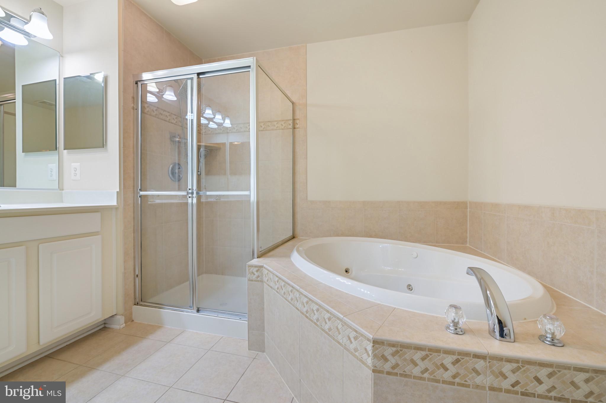 11704 Leesborough Cir