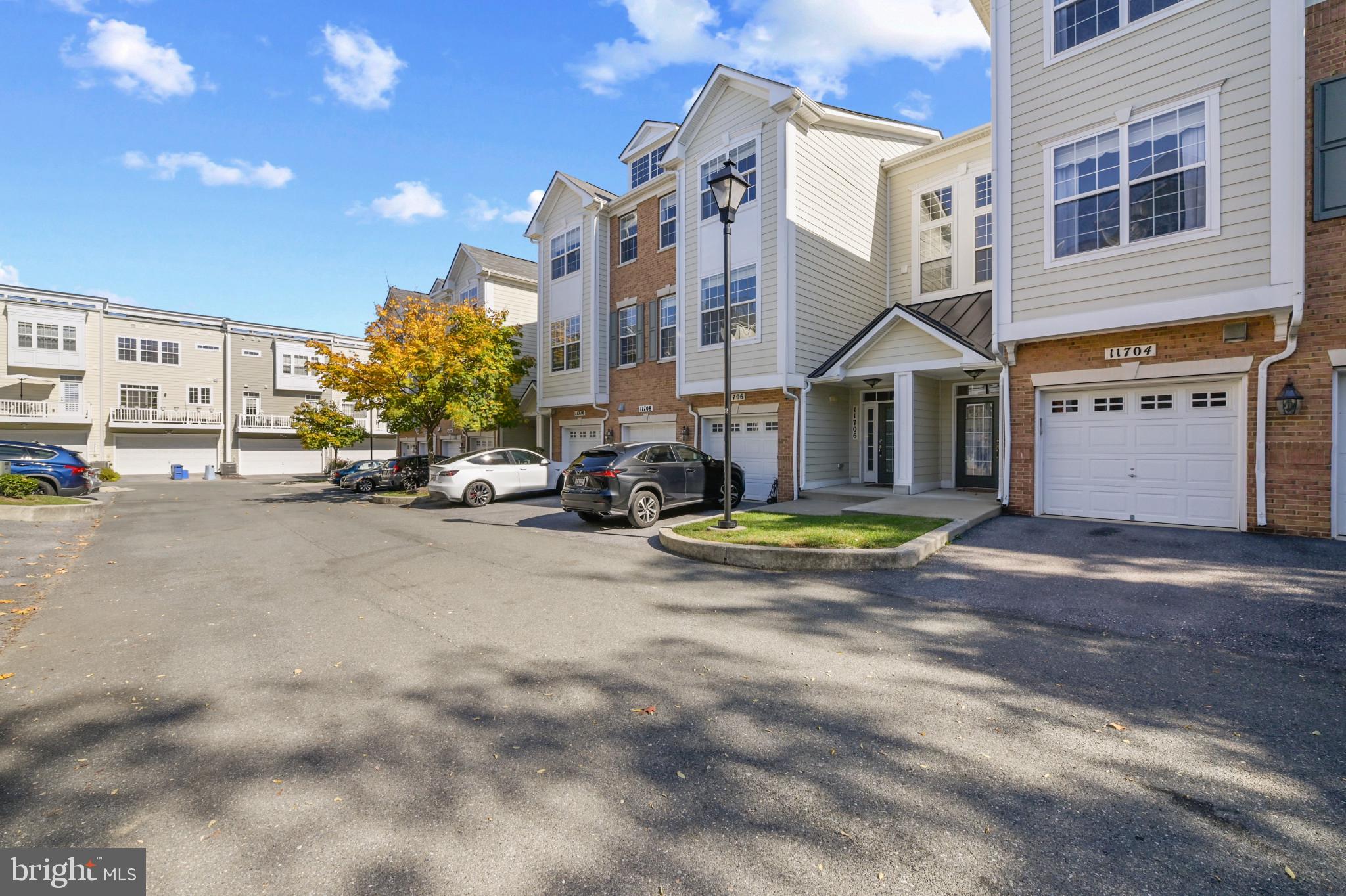 11704 Leesborough Cir
