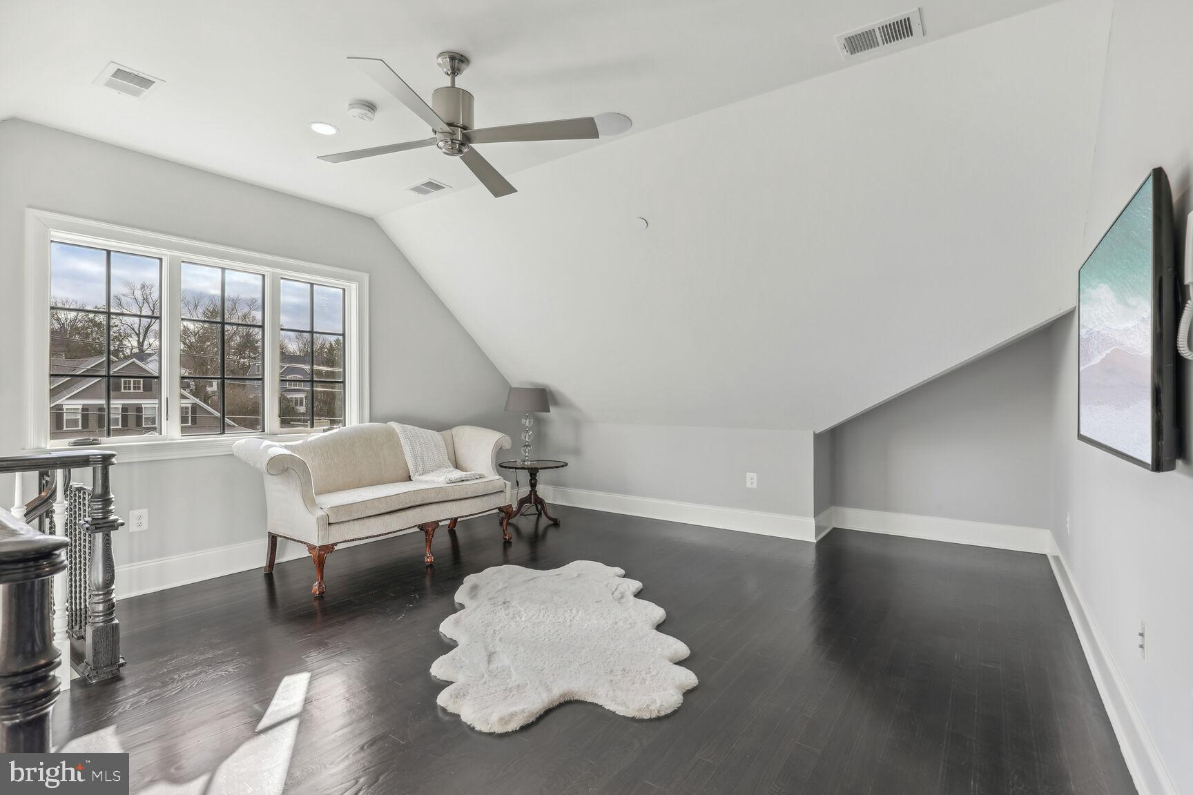 5609 Wilson Ln