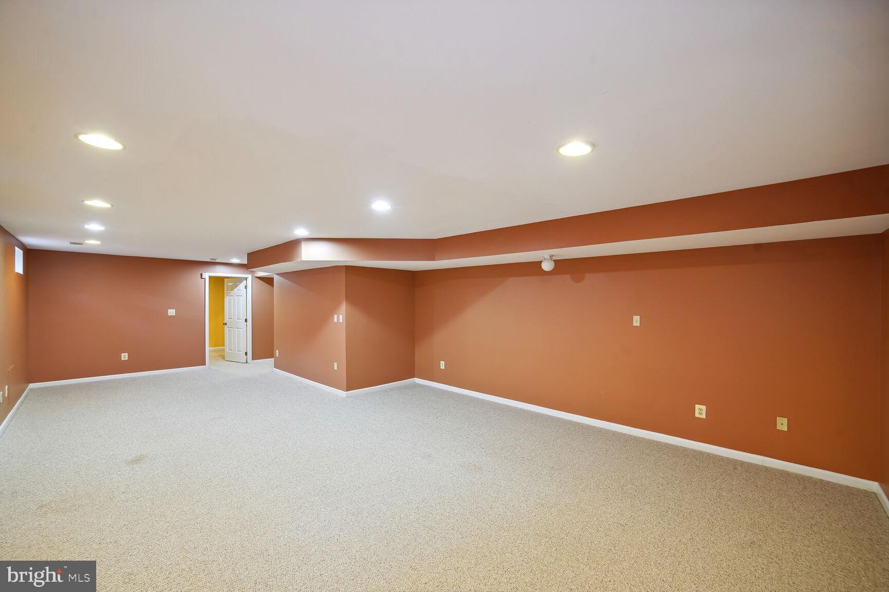 21214 Virginia Pine Ter