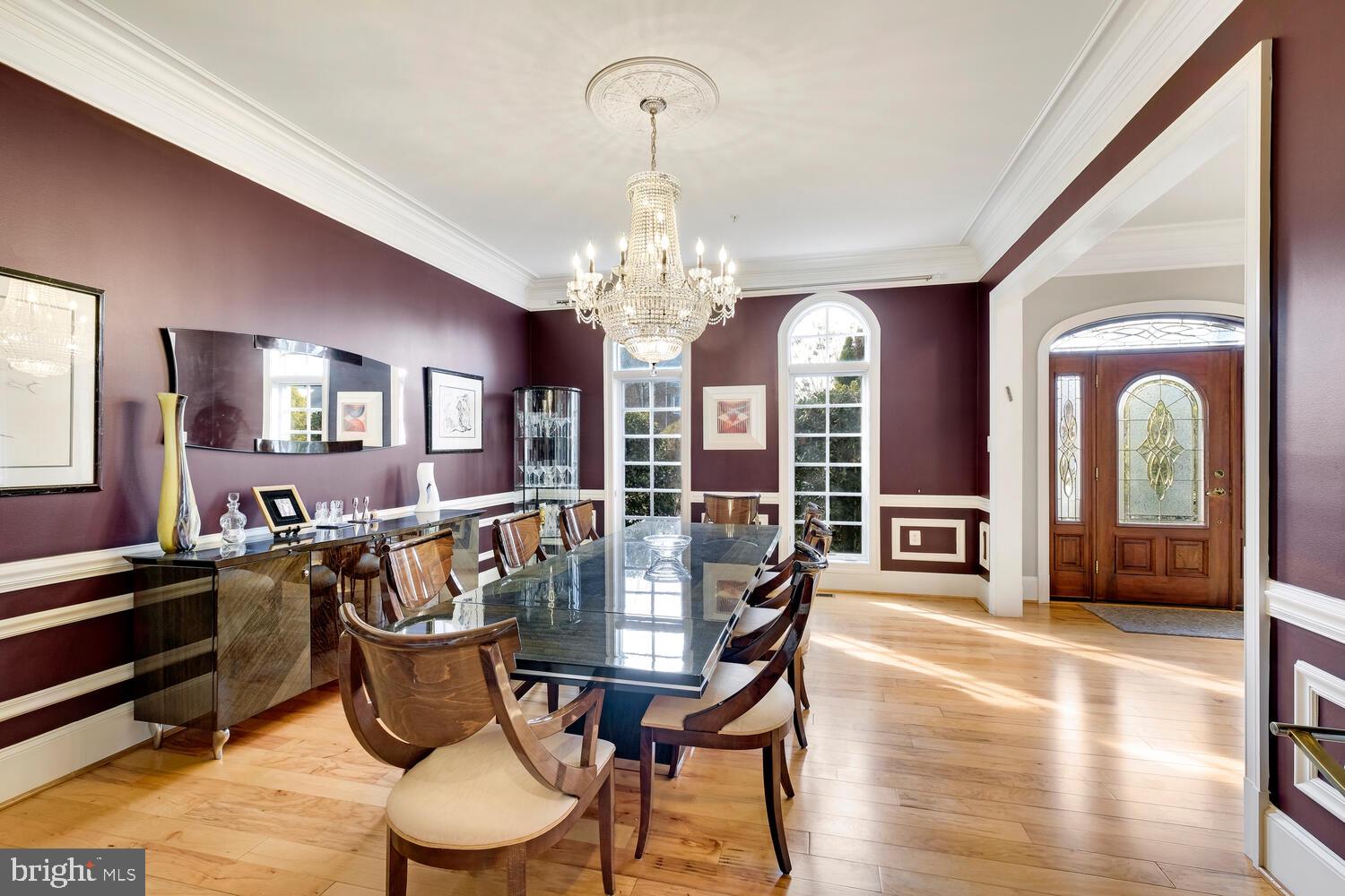 6111 Rosemont Cir