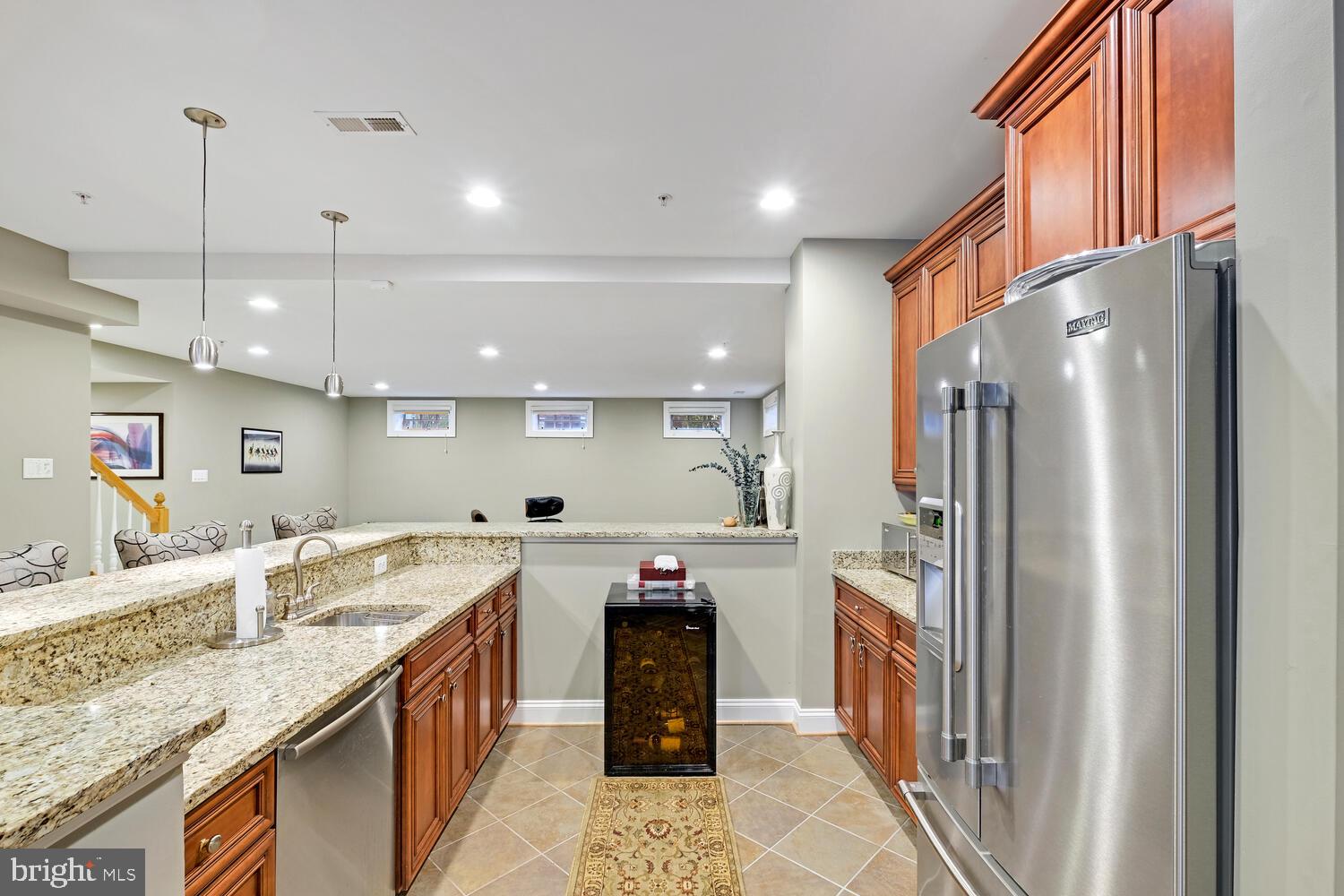 6111 Rosemont Cir
