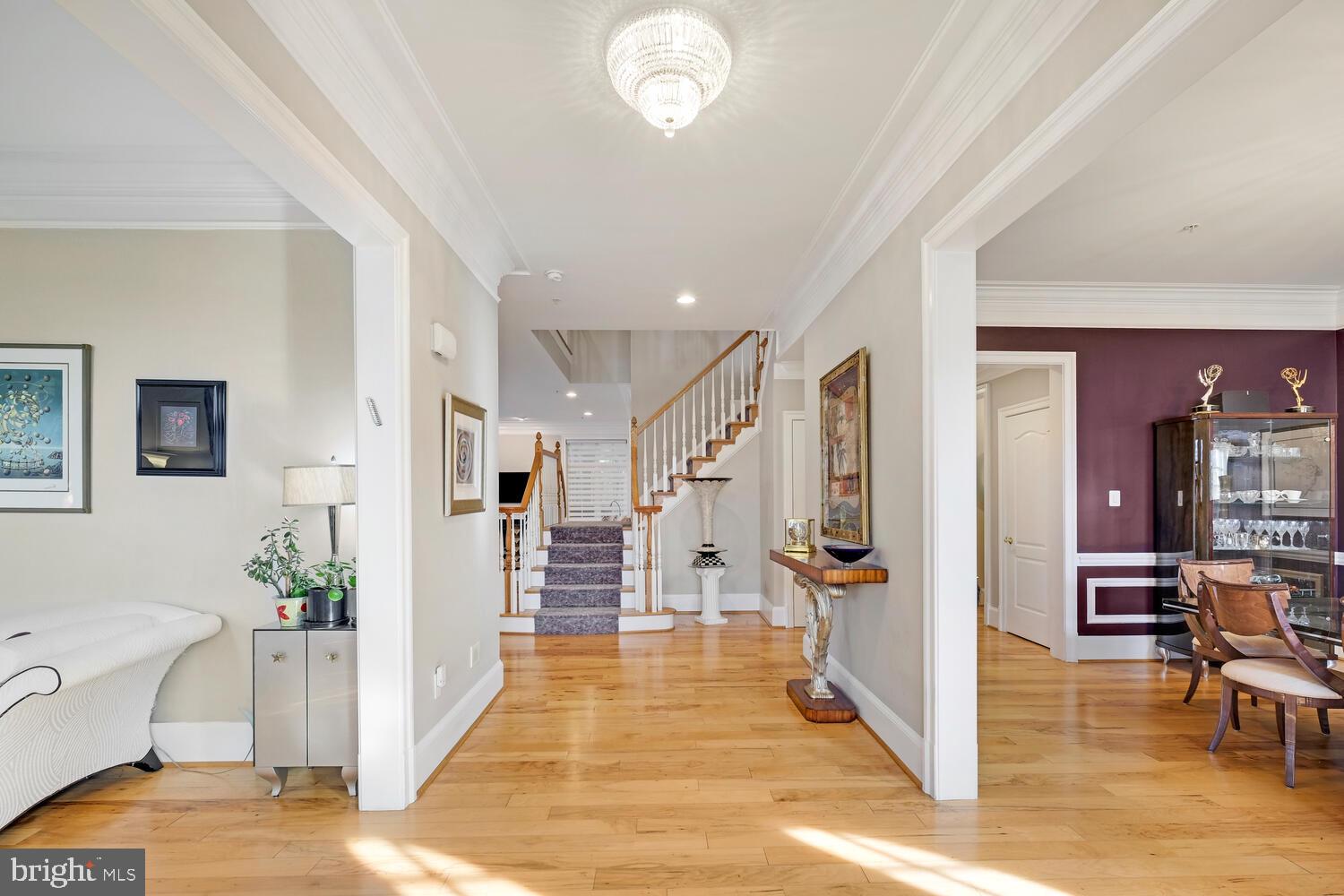 6111 Rosemont Cir