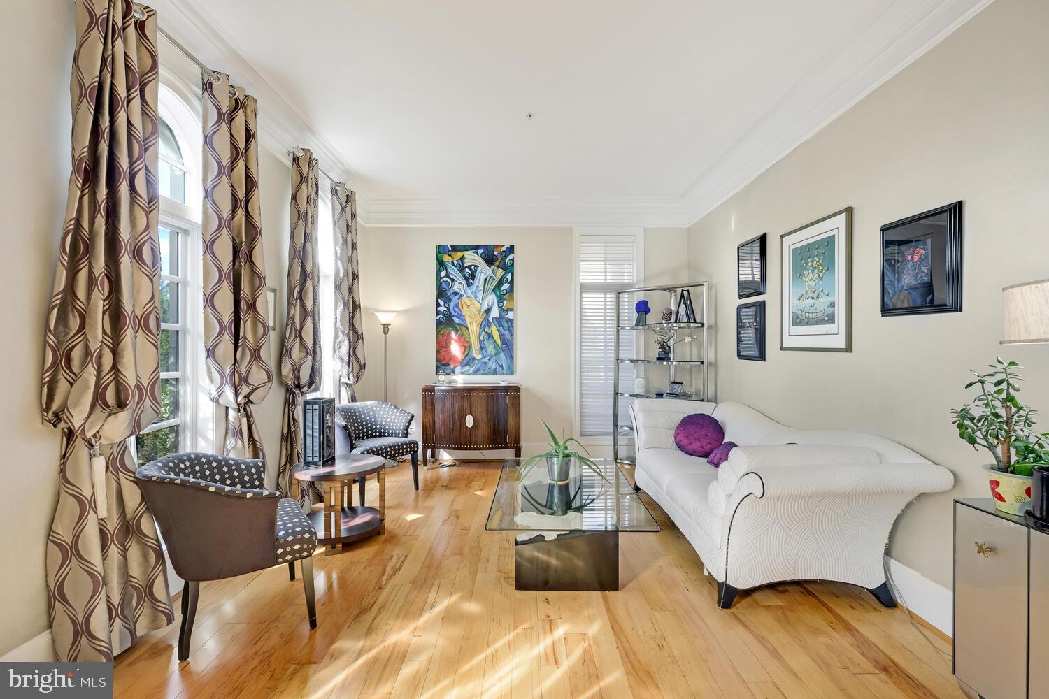 6111 Rosemont Cir
