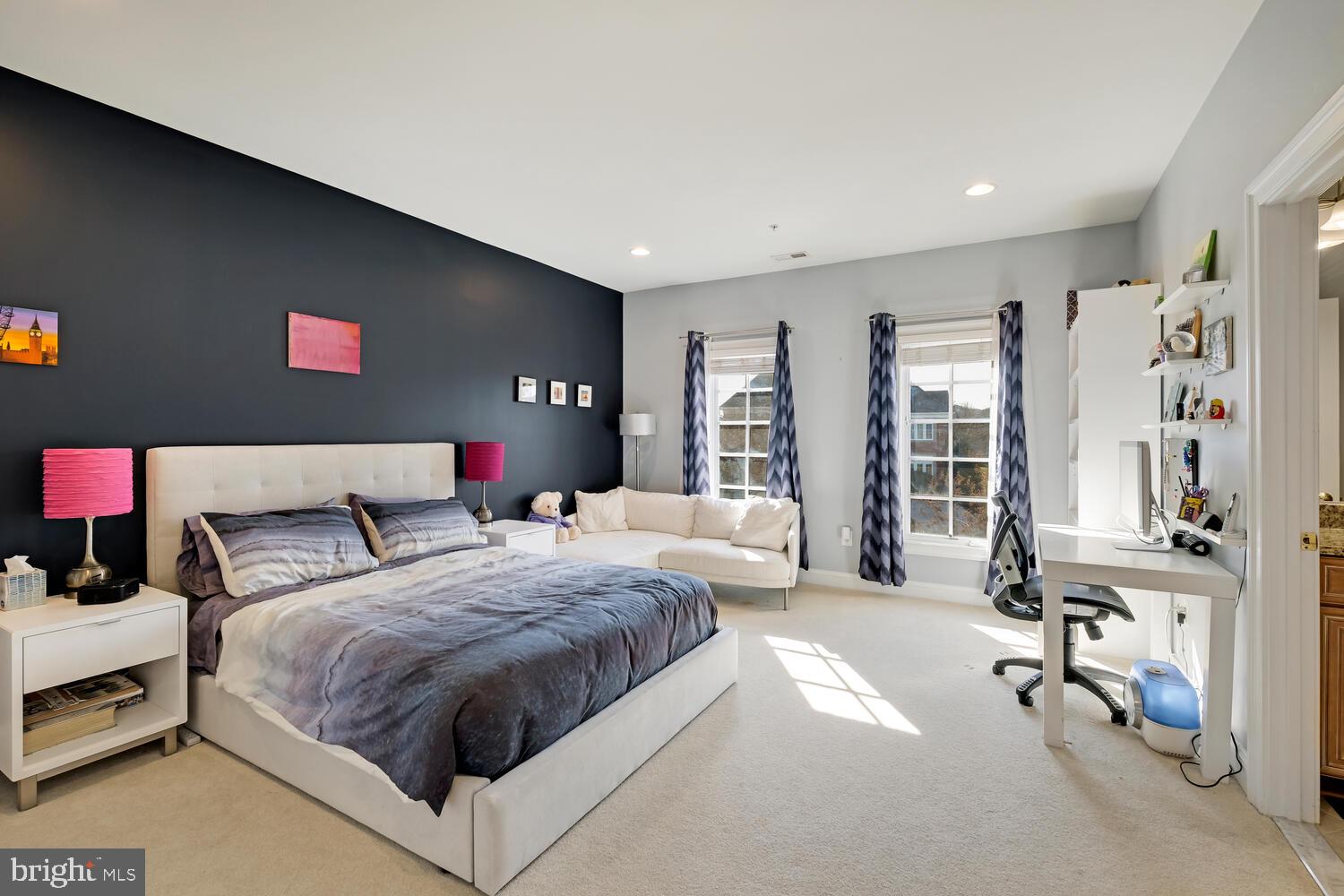6111 Rosemont Cir