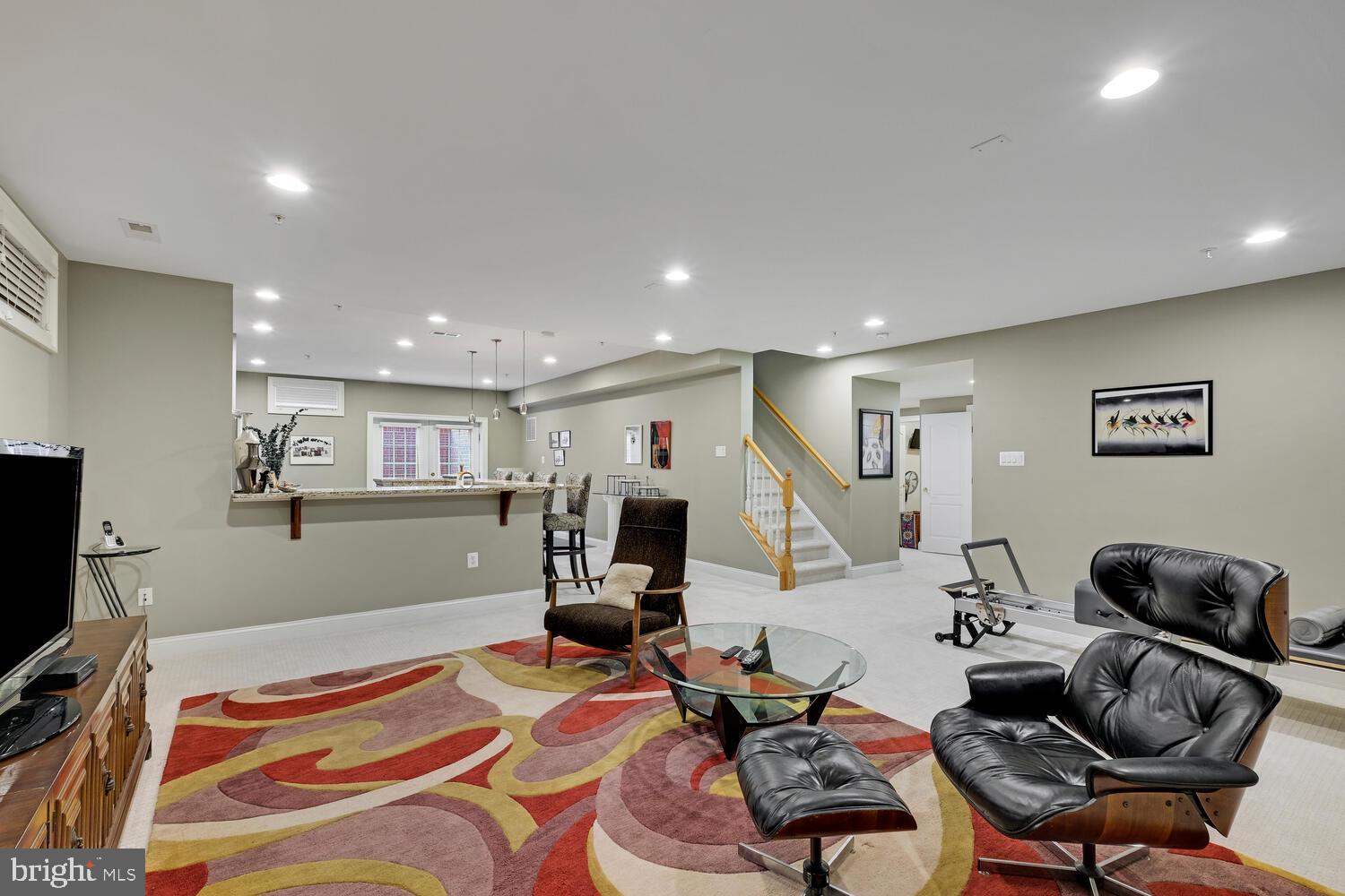 6111 Rosemont Cir