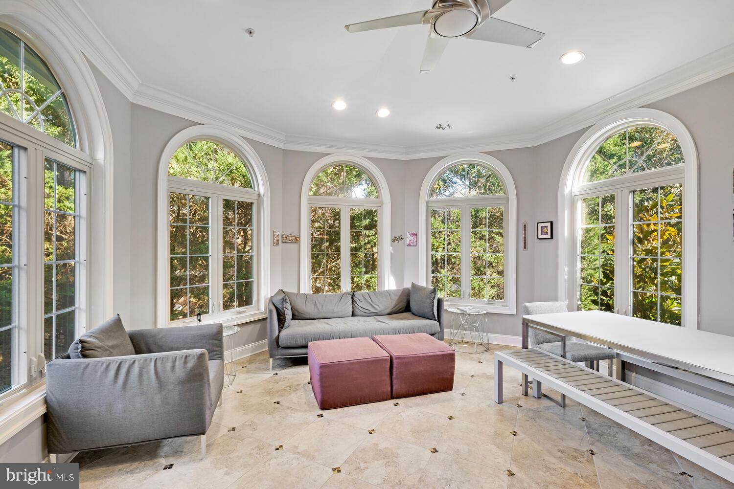 6111 Rosemont Cir