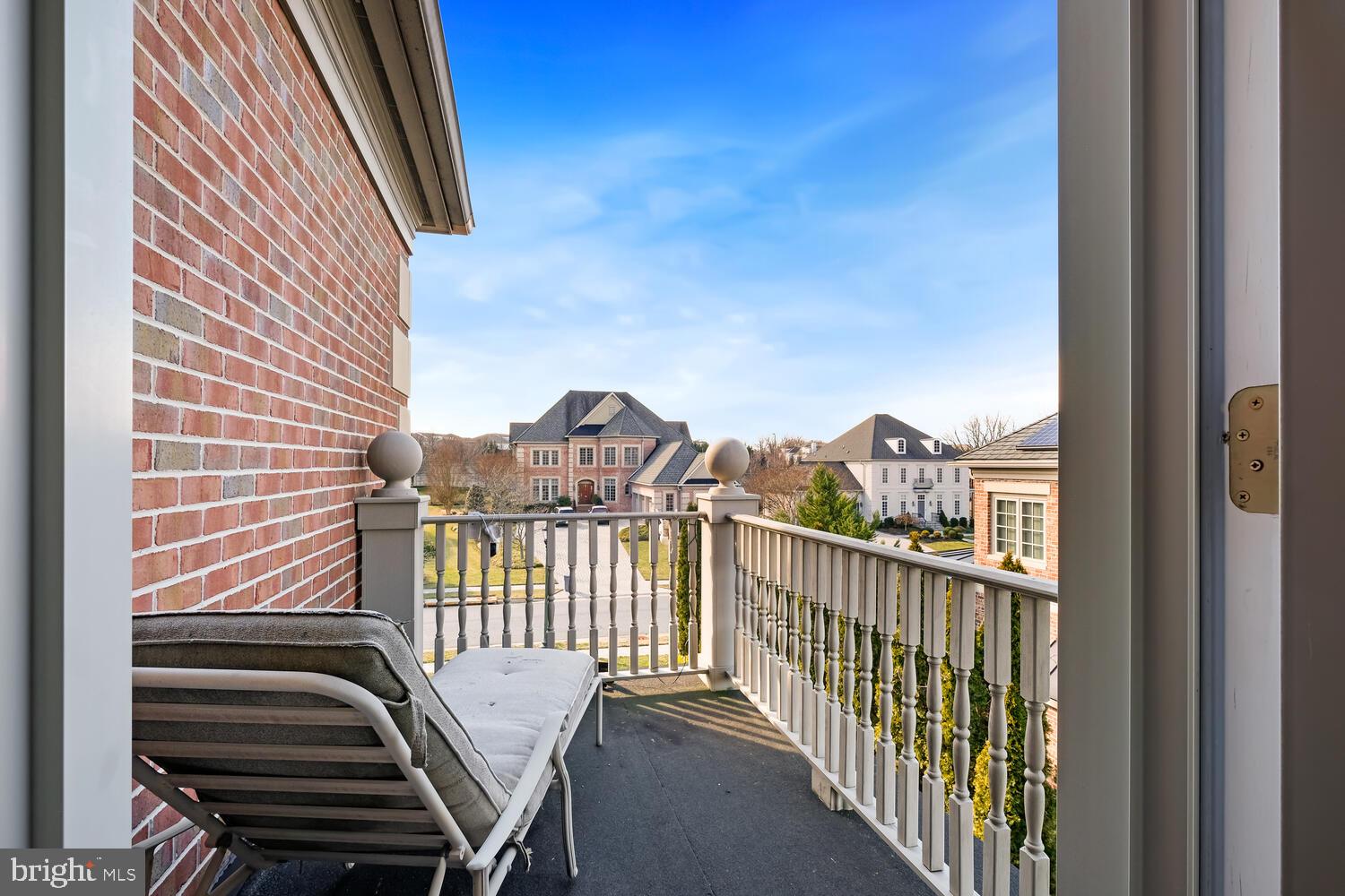 6111 Rosemont Cir